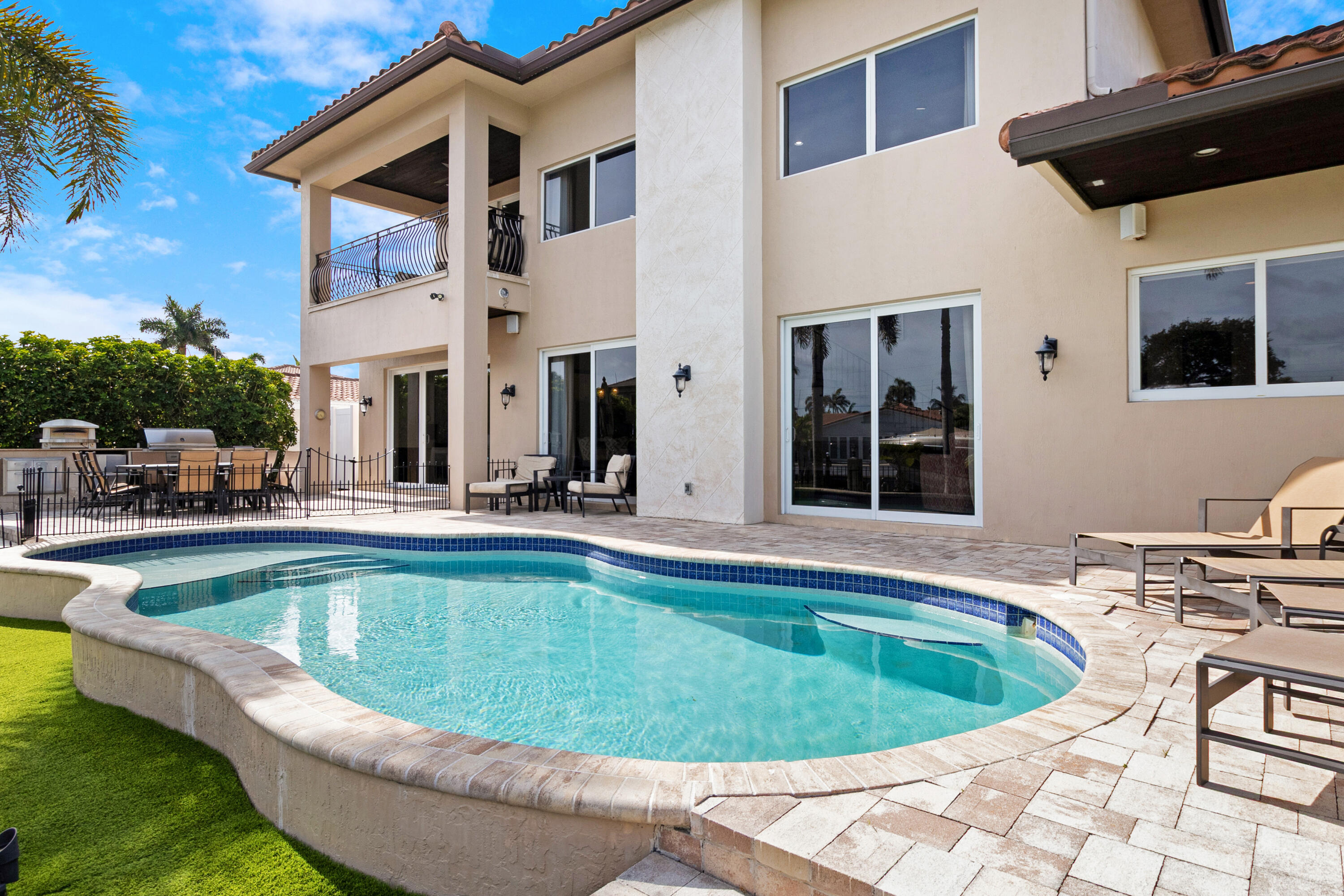 2461 SE 10th Pompano Beach, FL 33062