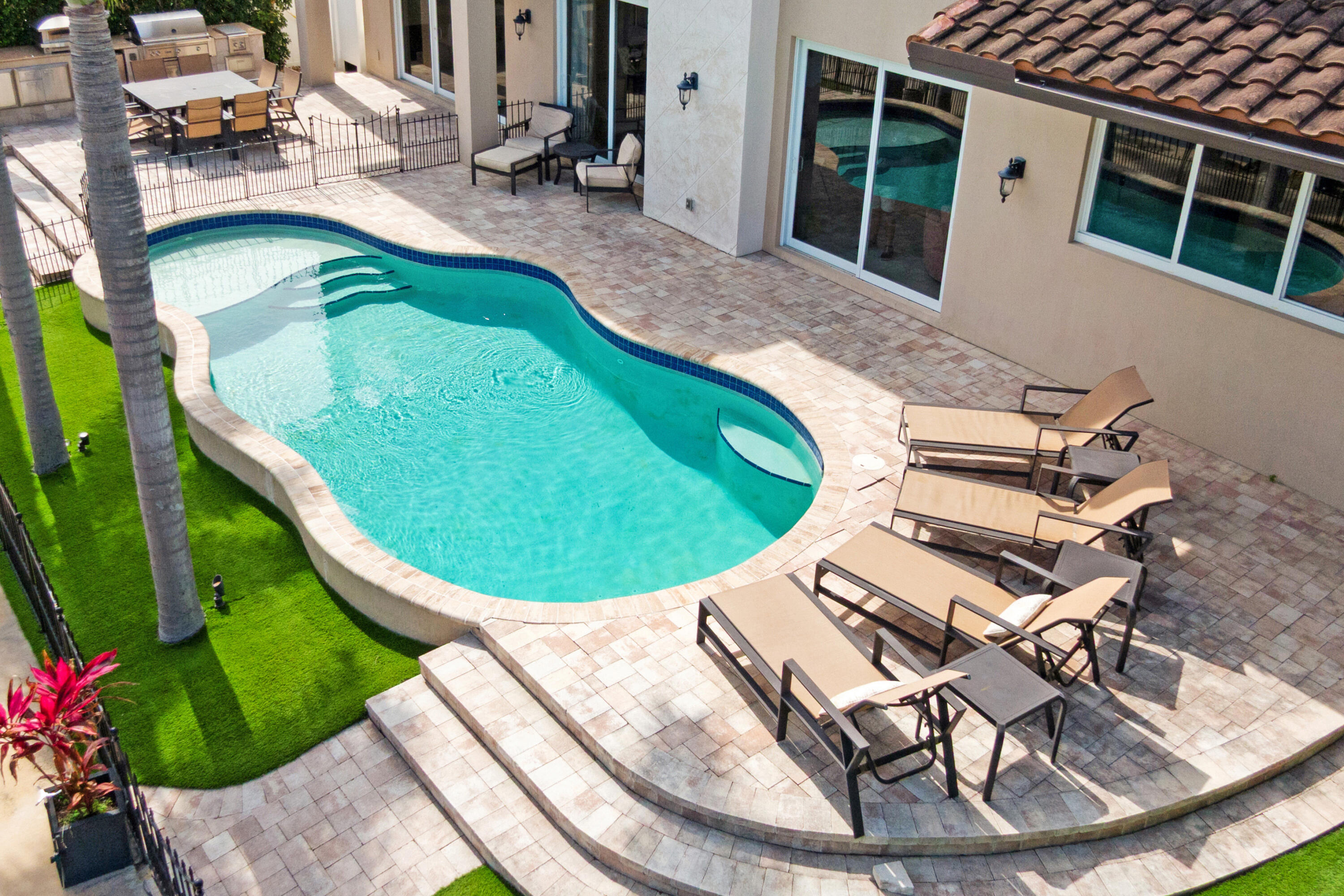 2461 SE 10th Pompano Beach, FL 33062