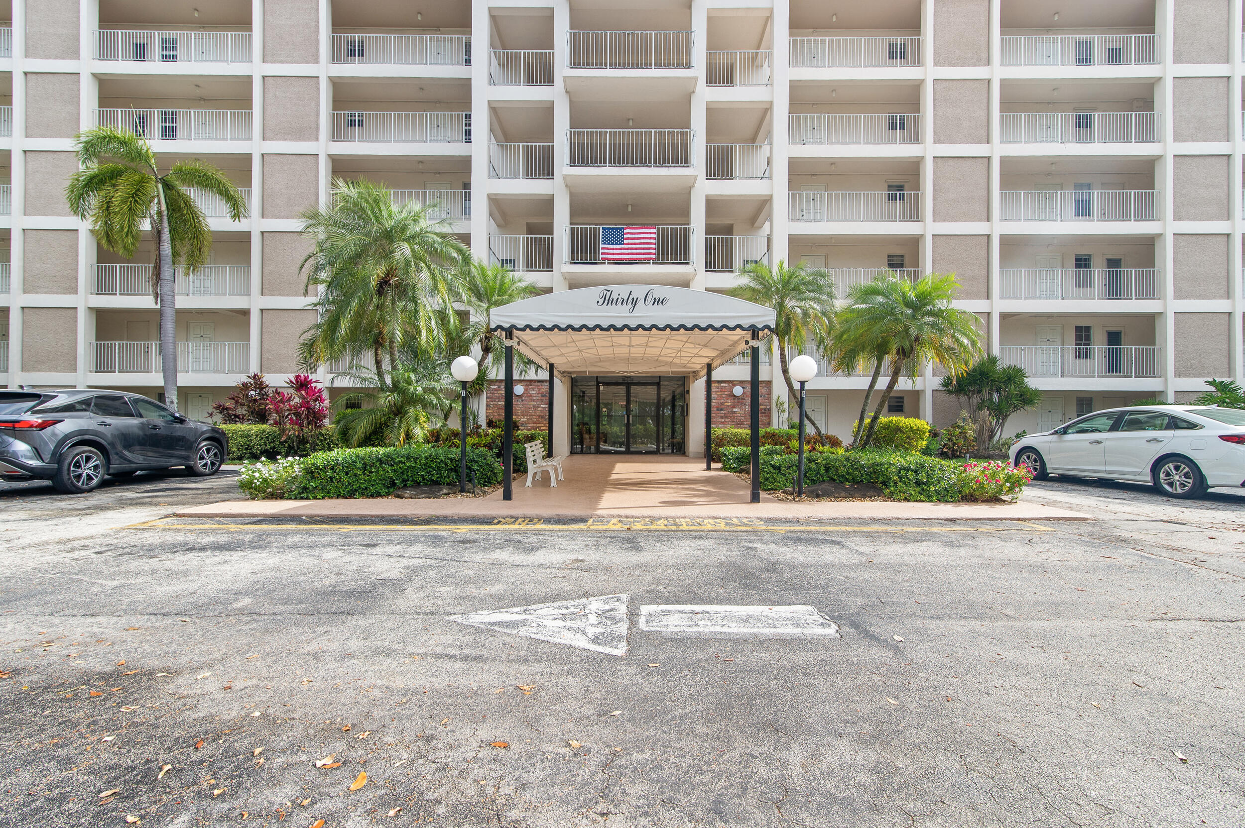 2901 S Palm Aire #501