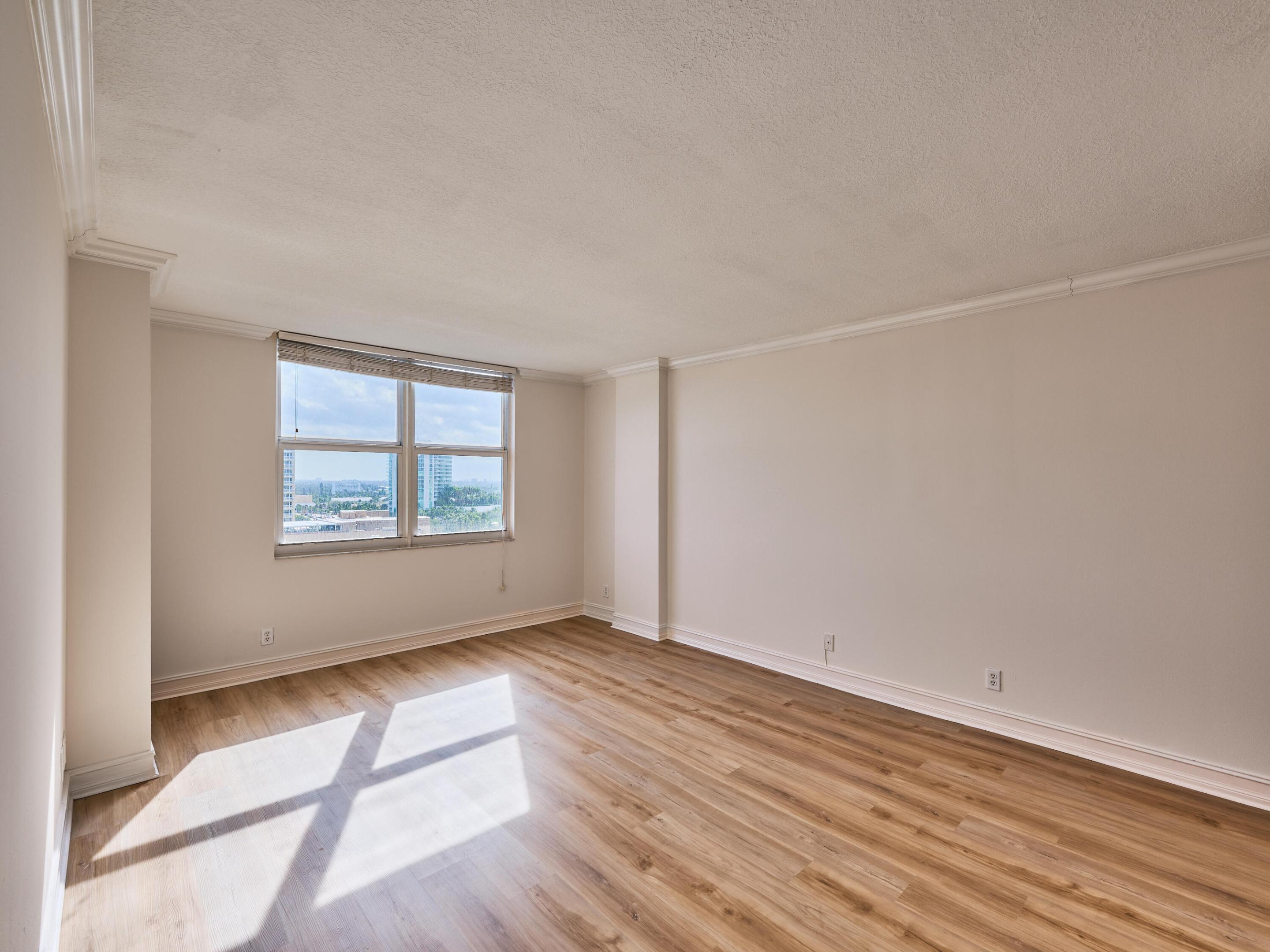 305 N Pompano Bch #1204 Pompano Beach, FL 33062