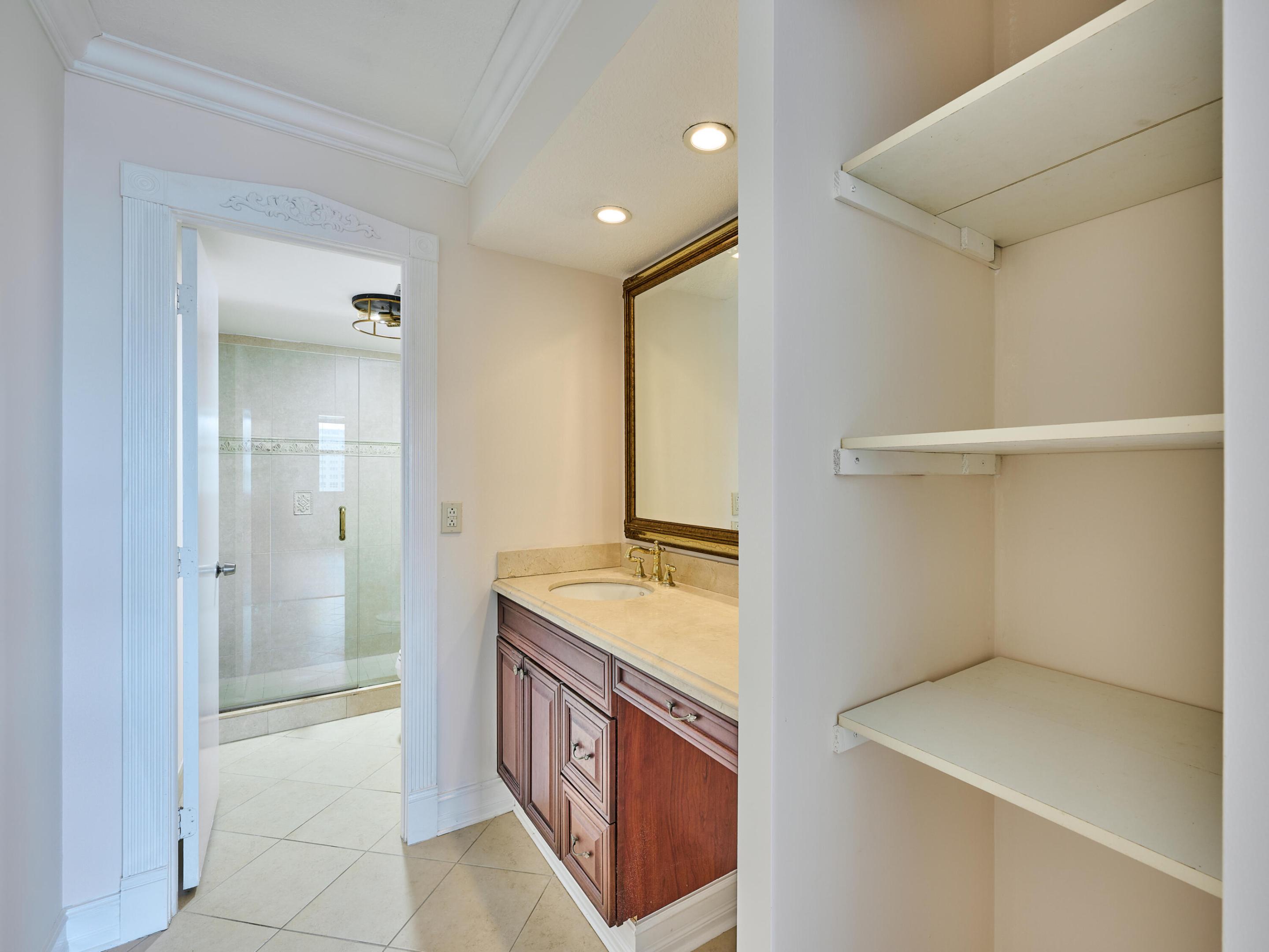 305 N Pompano Bch #1204 Pompano Beach, FL 33062