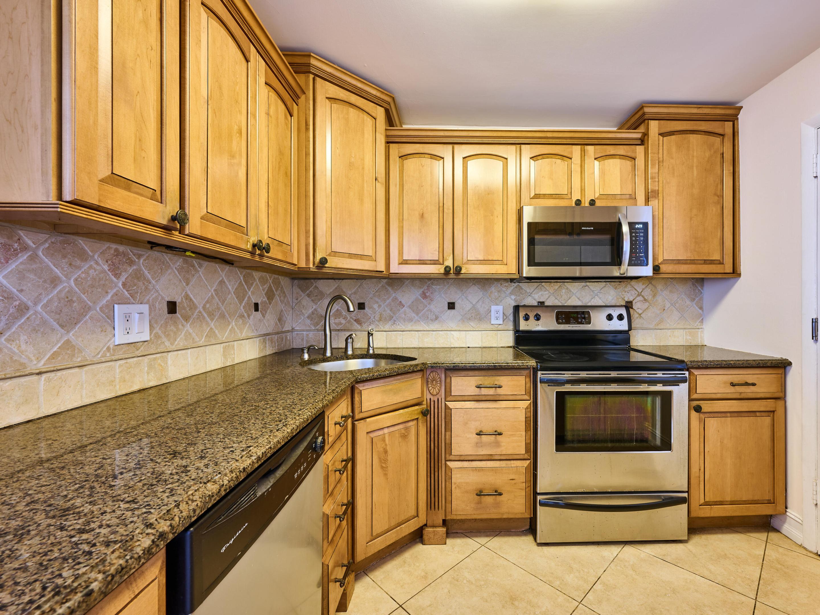 305 N Pompano Bch #1204 Pompano Beach, FL 33062