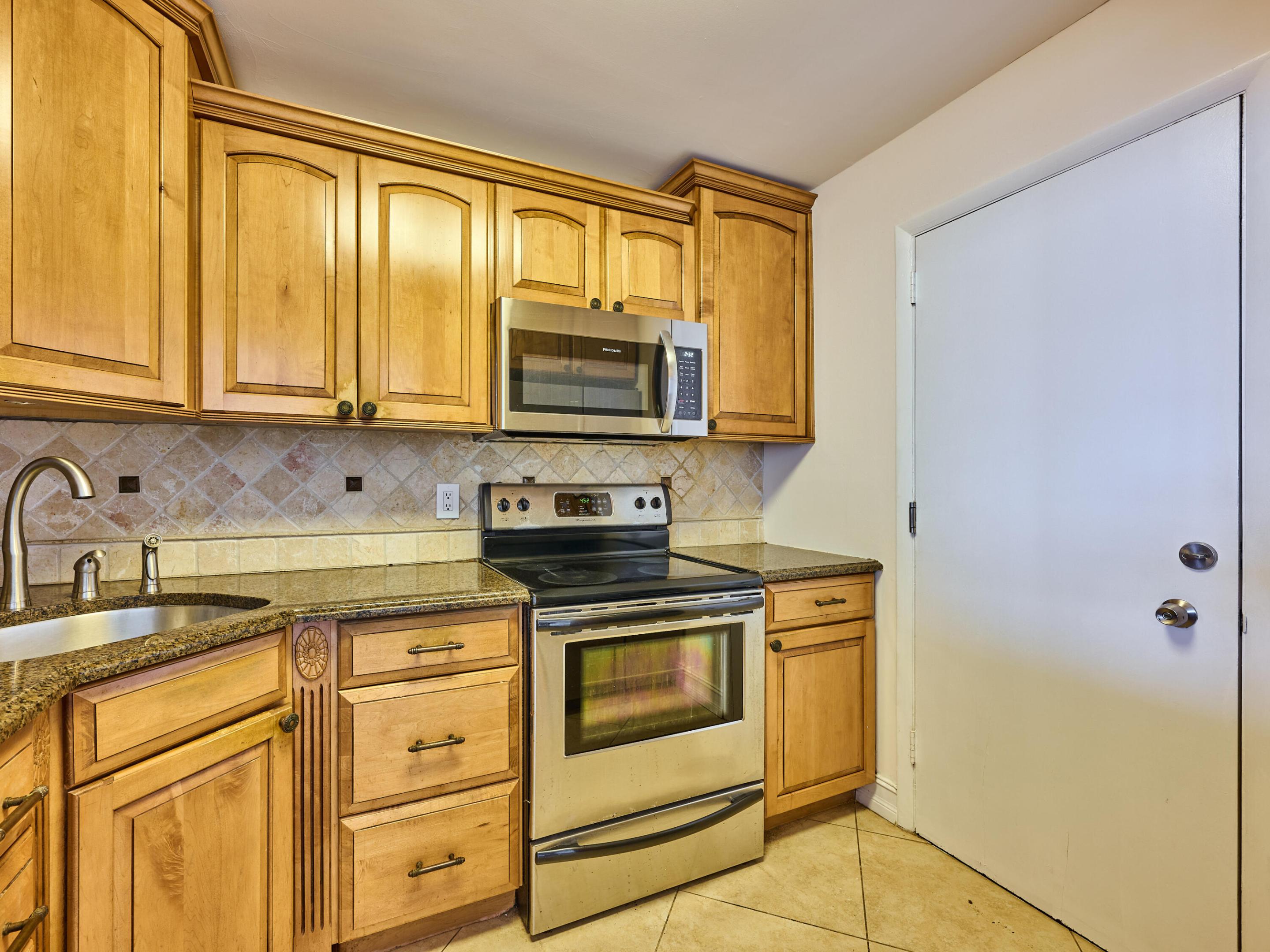 305 N Pompano Bch #1204 Pompano Beach, FL 33062