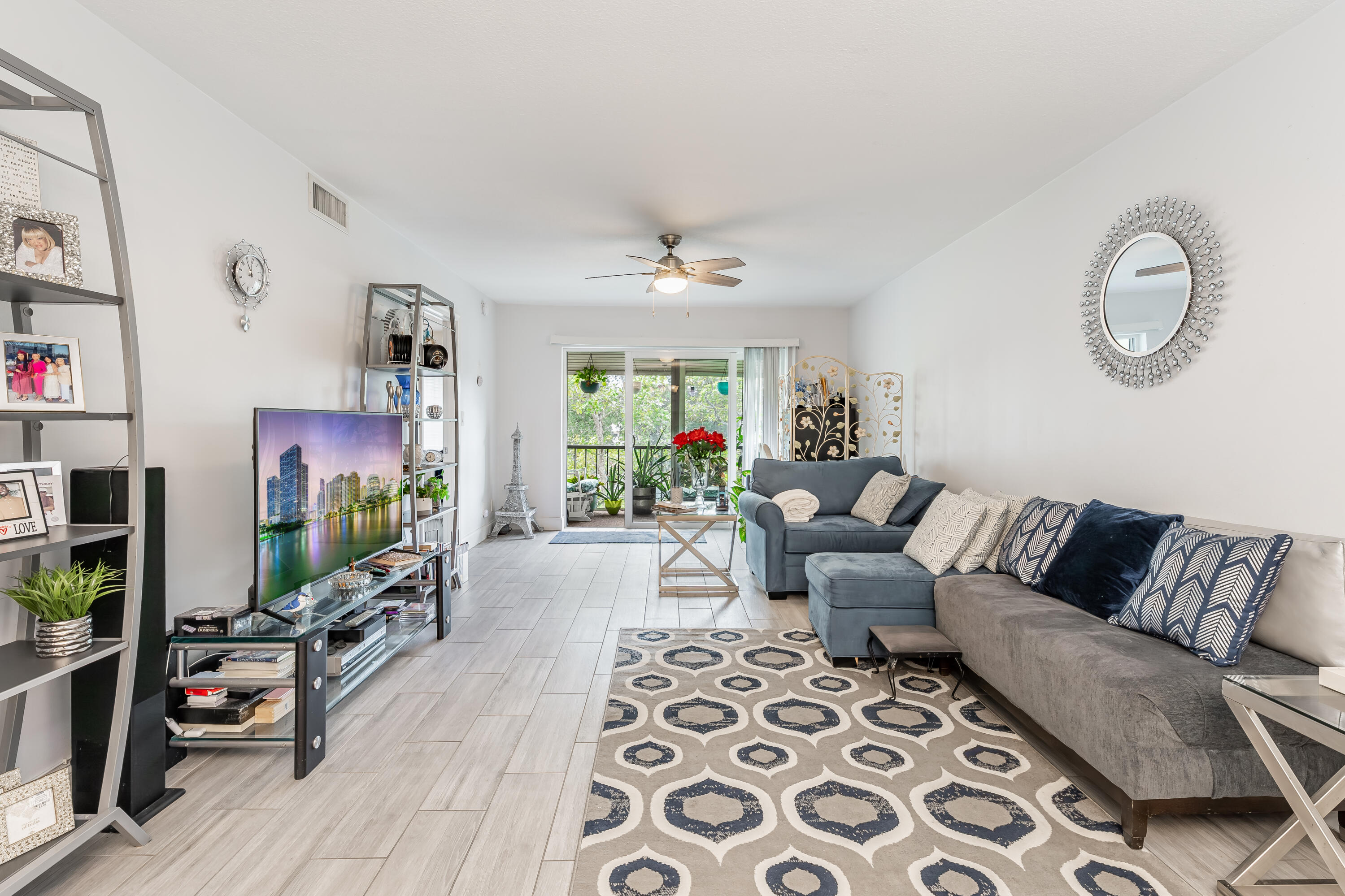 8911 S Hollybrook #306 Pembroke Pines, FL 33025