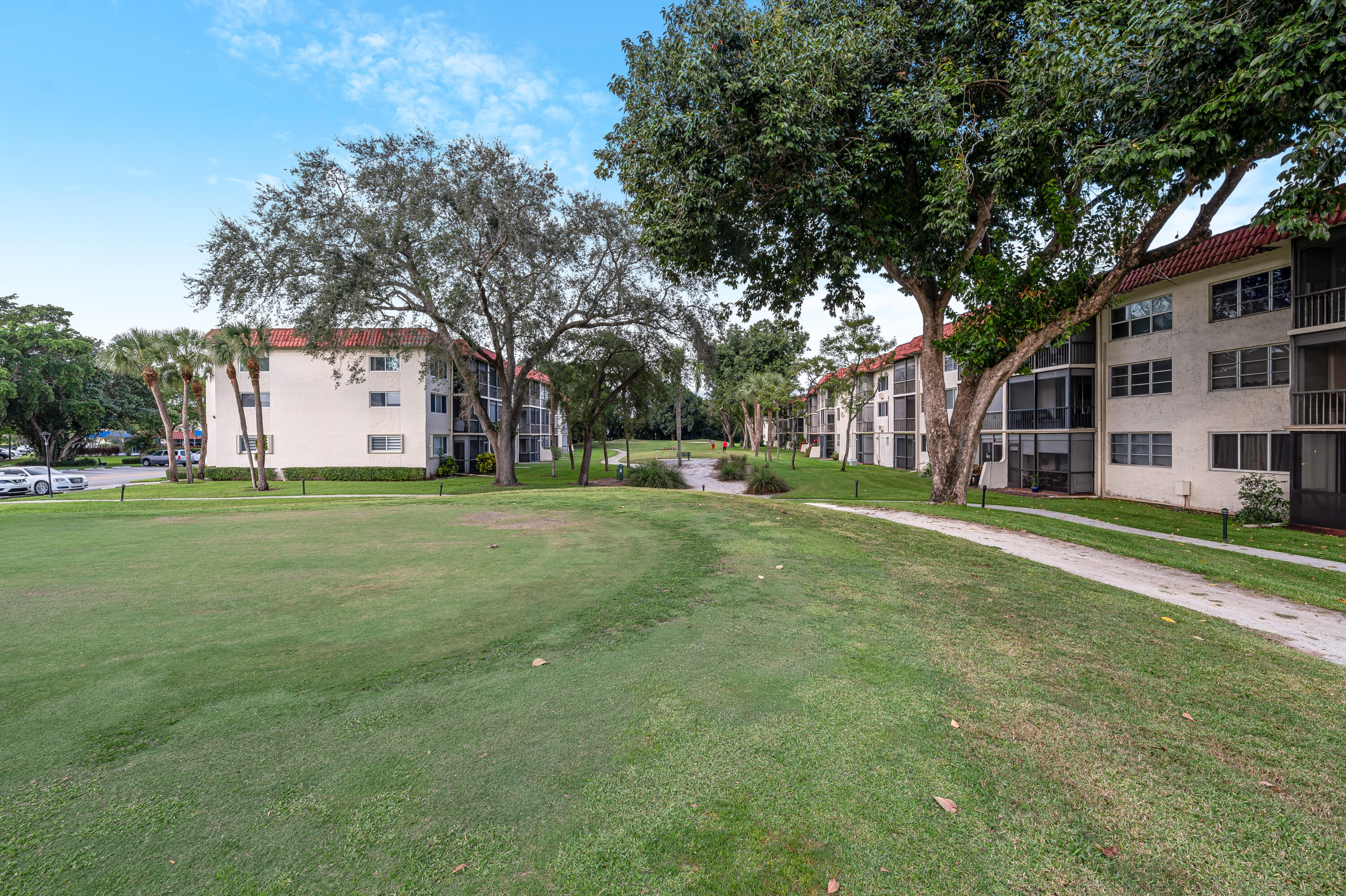8911 S Hollybrook #306 Pembroke Pines, FL 33025