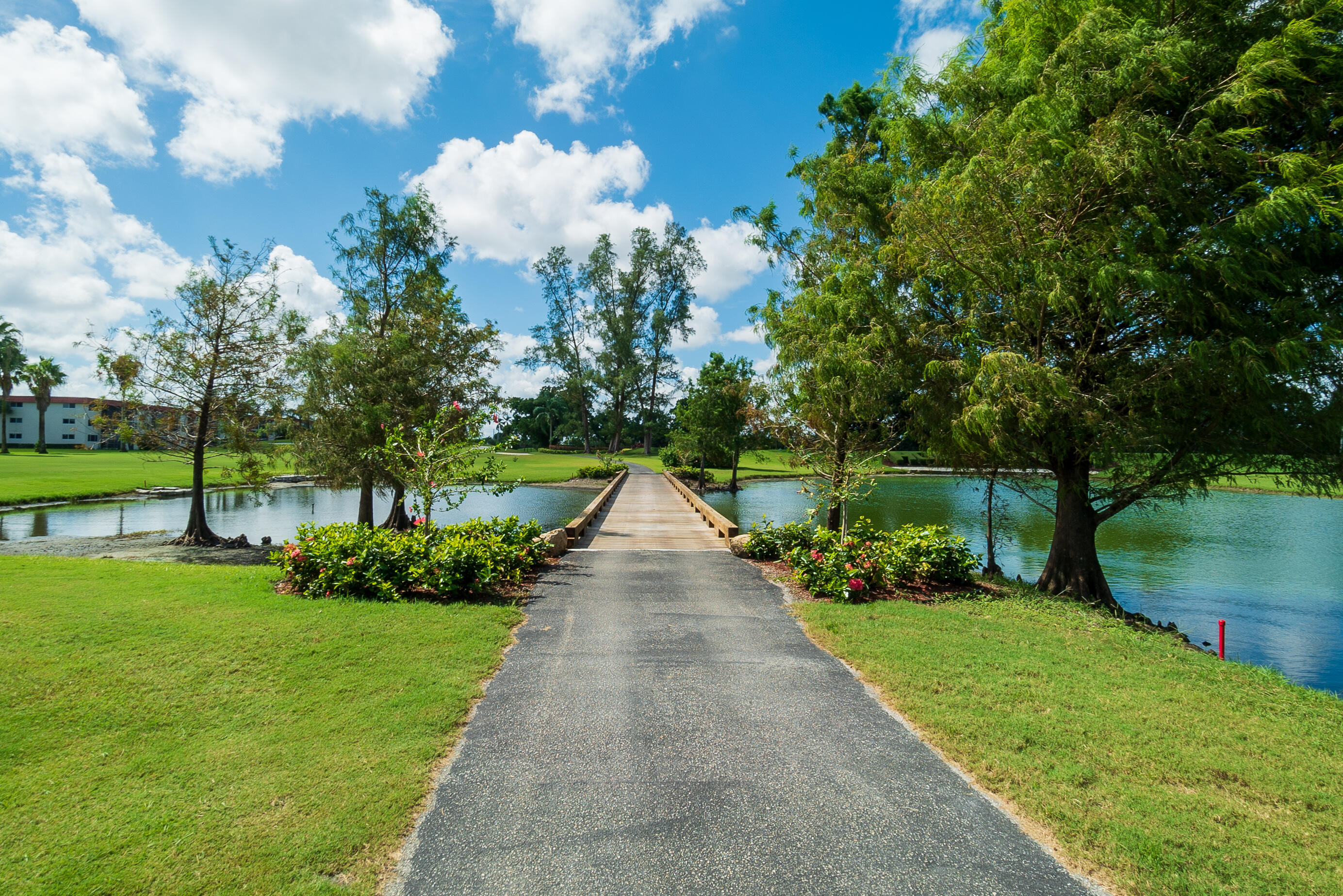8911 S Hollybrook #306 Pembroke Pines, FL 33025