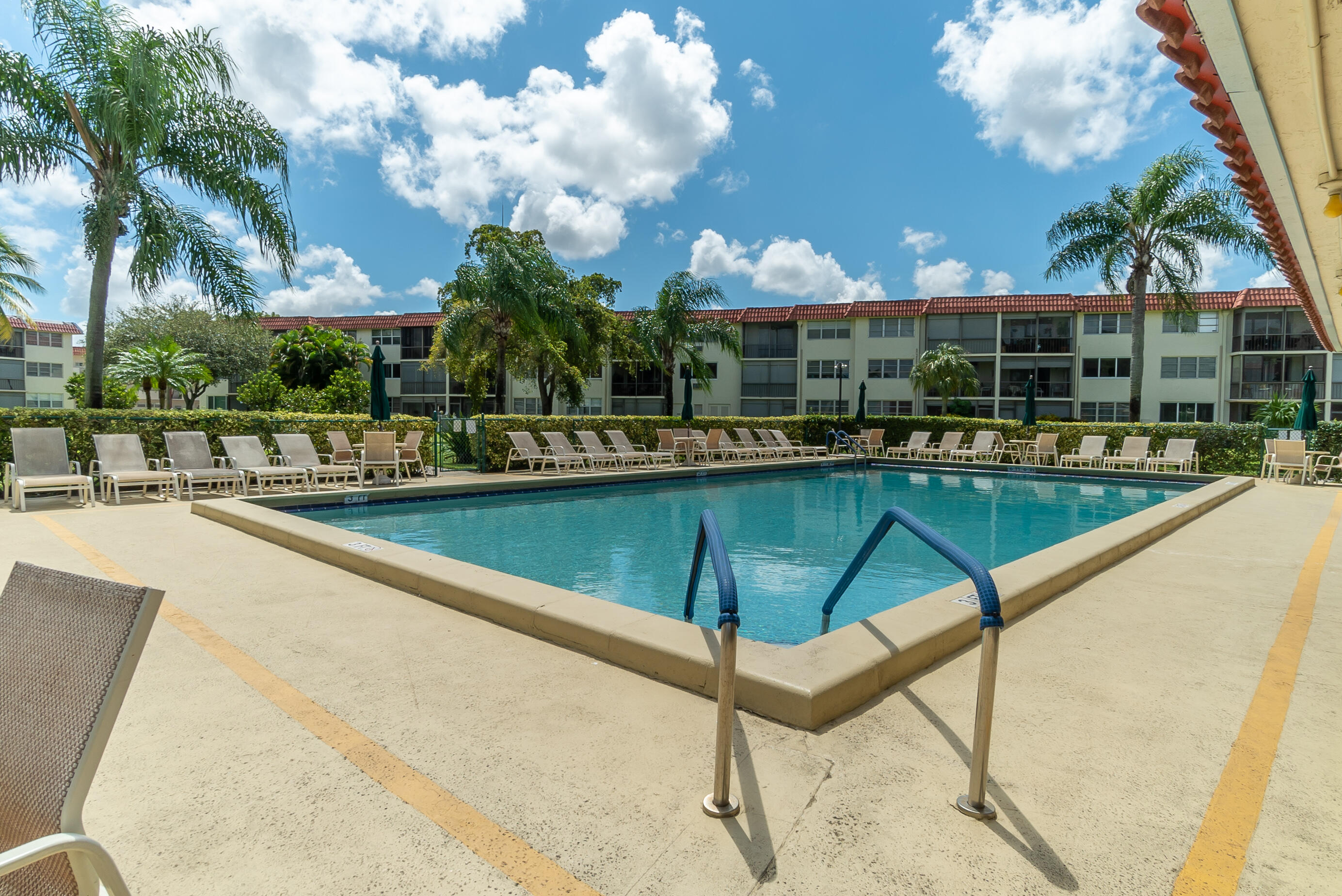 8911 S Hollybrook #306 Pembroke Pines, FL 33025