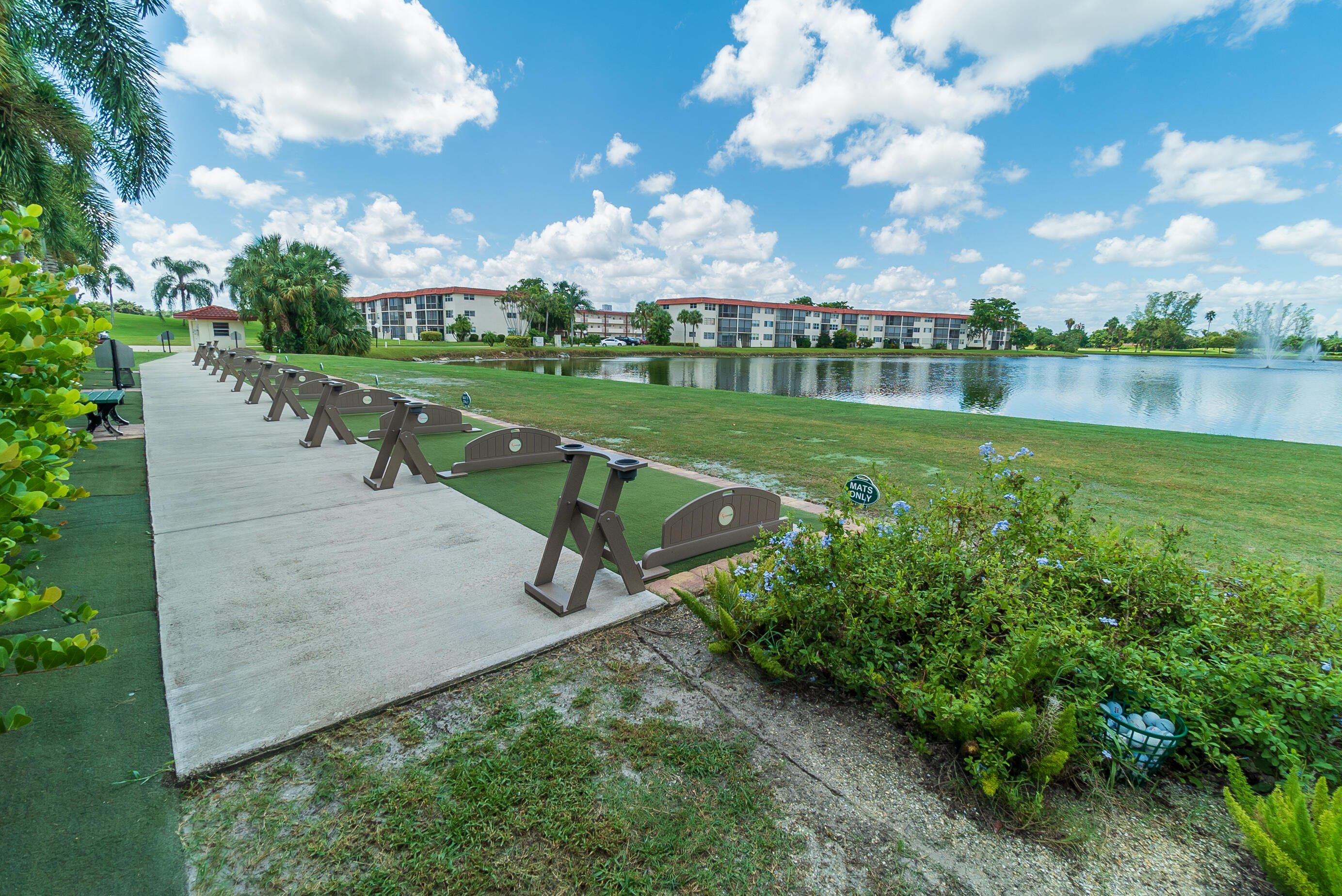 8911 S Hollybrook #306 Pembroke Pines, FL 33025