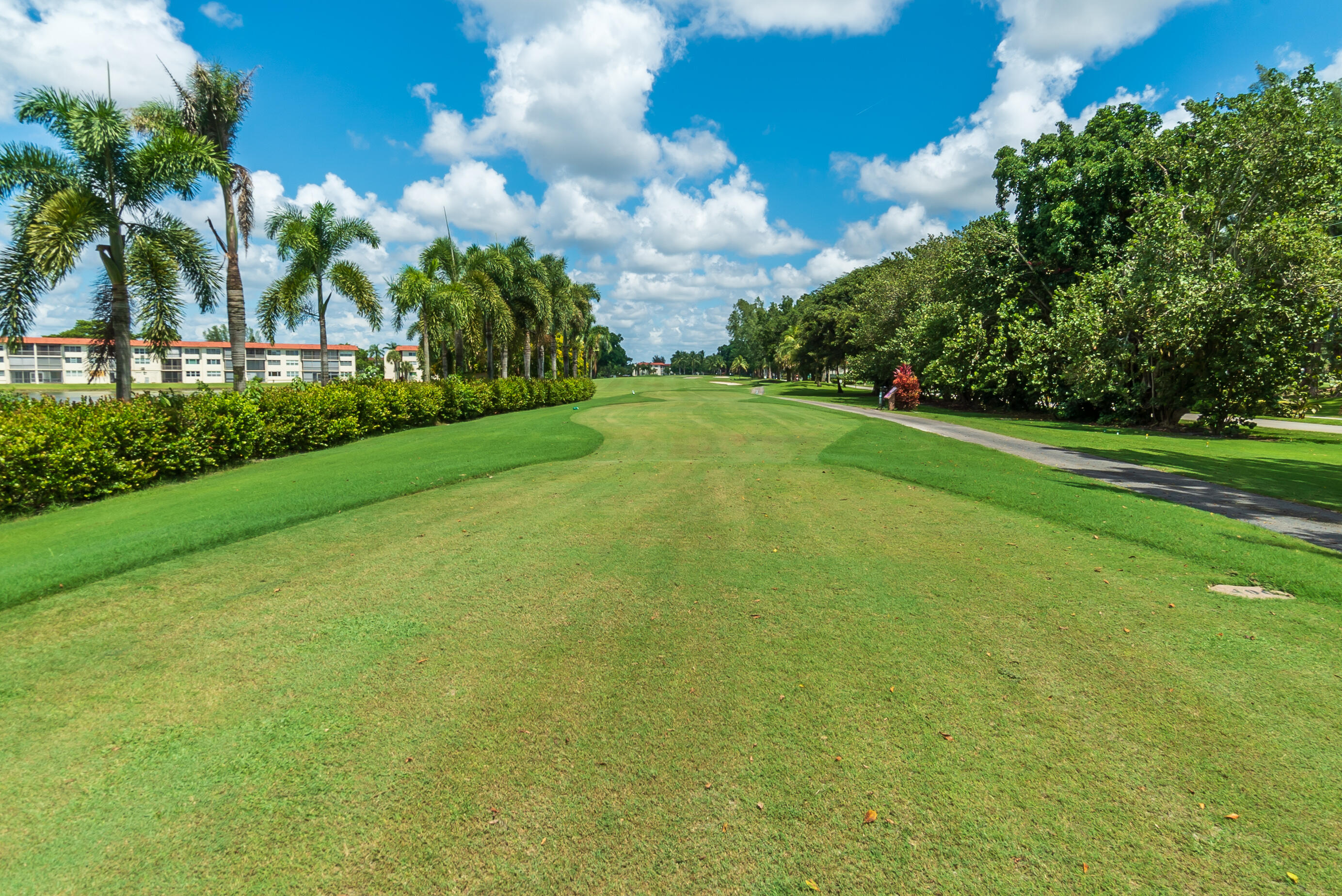 8911 S Hollybrook #306 Pembroke Pines, FL 33025