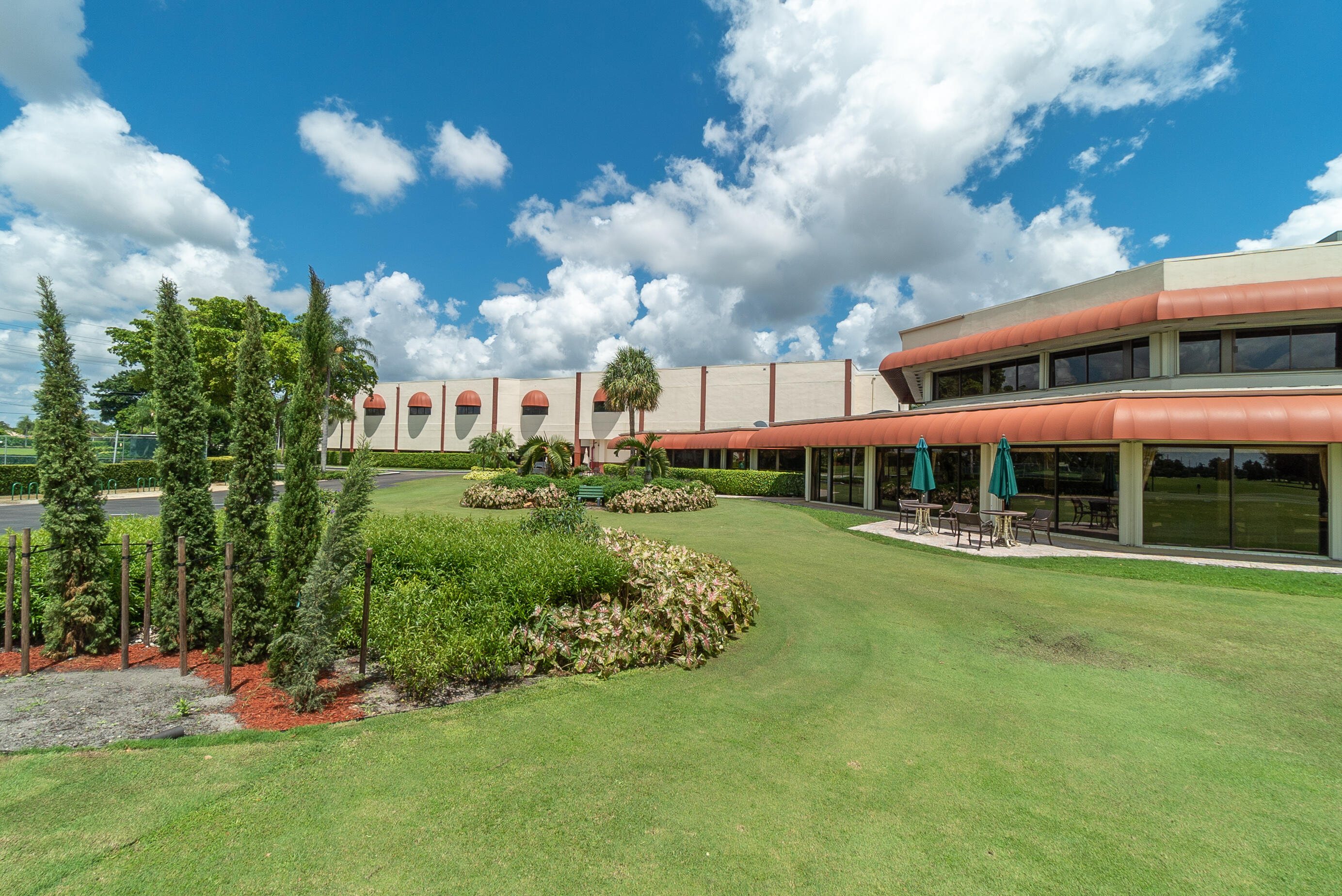 8911 S Hollybrook #306 Pembroke Pines, FL 33025