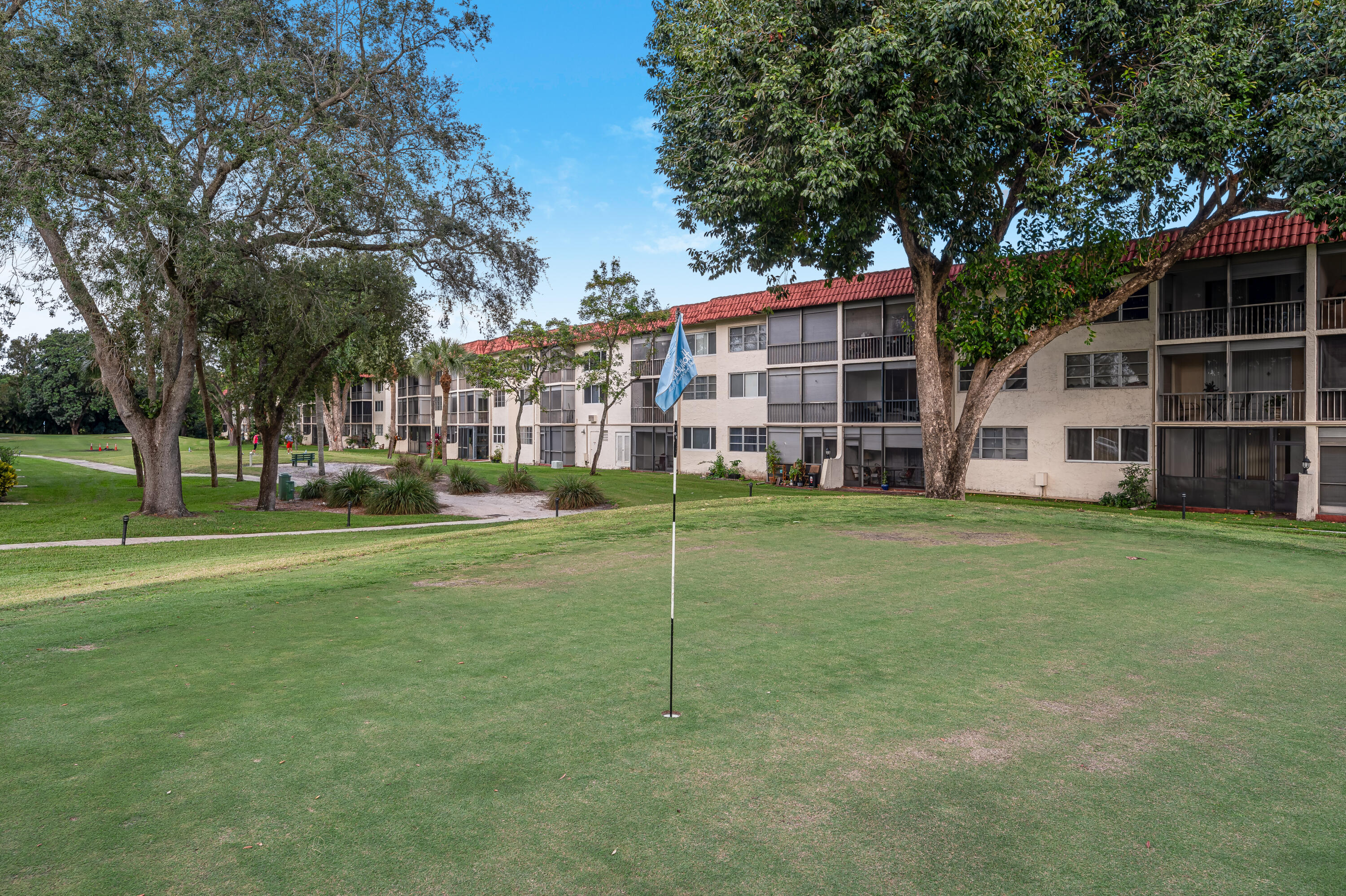 8911 S Hollybrook #306 Pembroke Pines, FL 33025