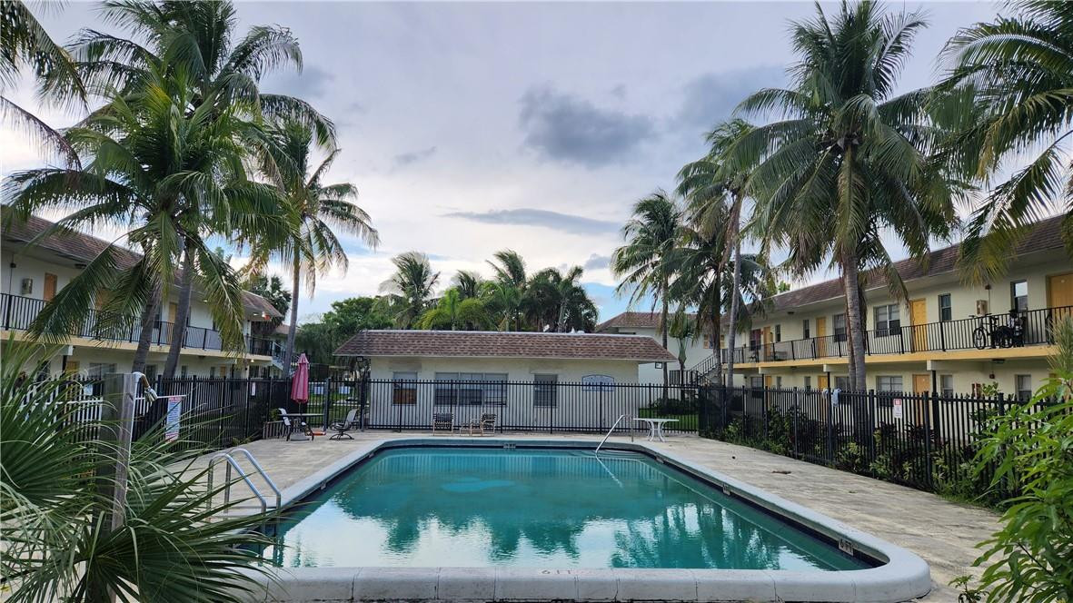4160 NW 21st #246