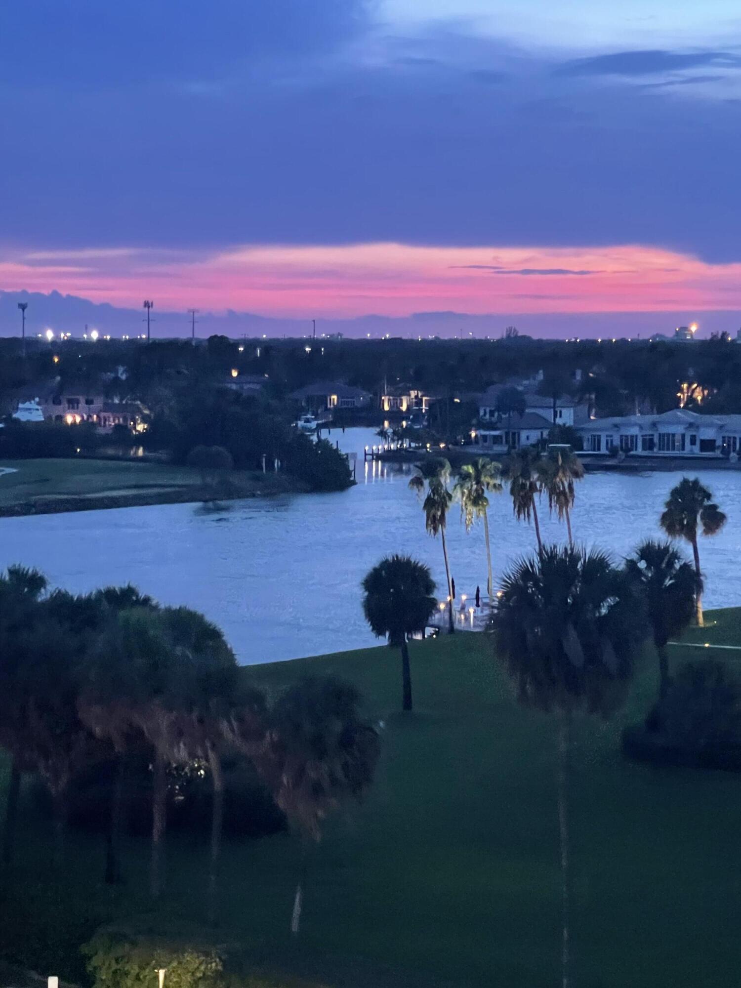 336 Golfview #706