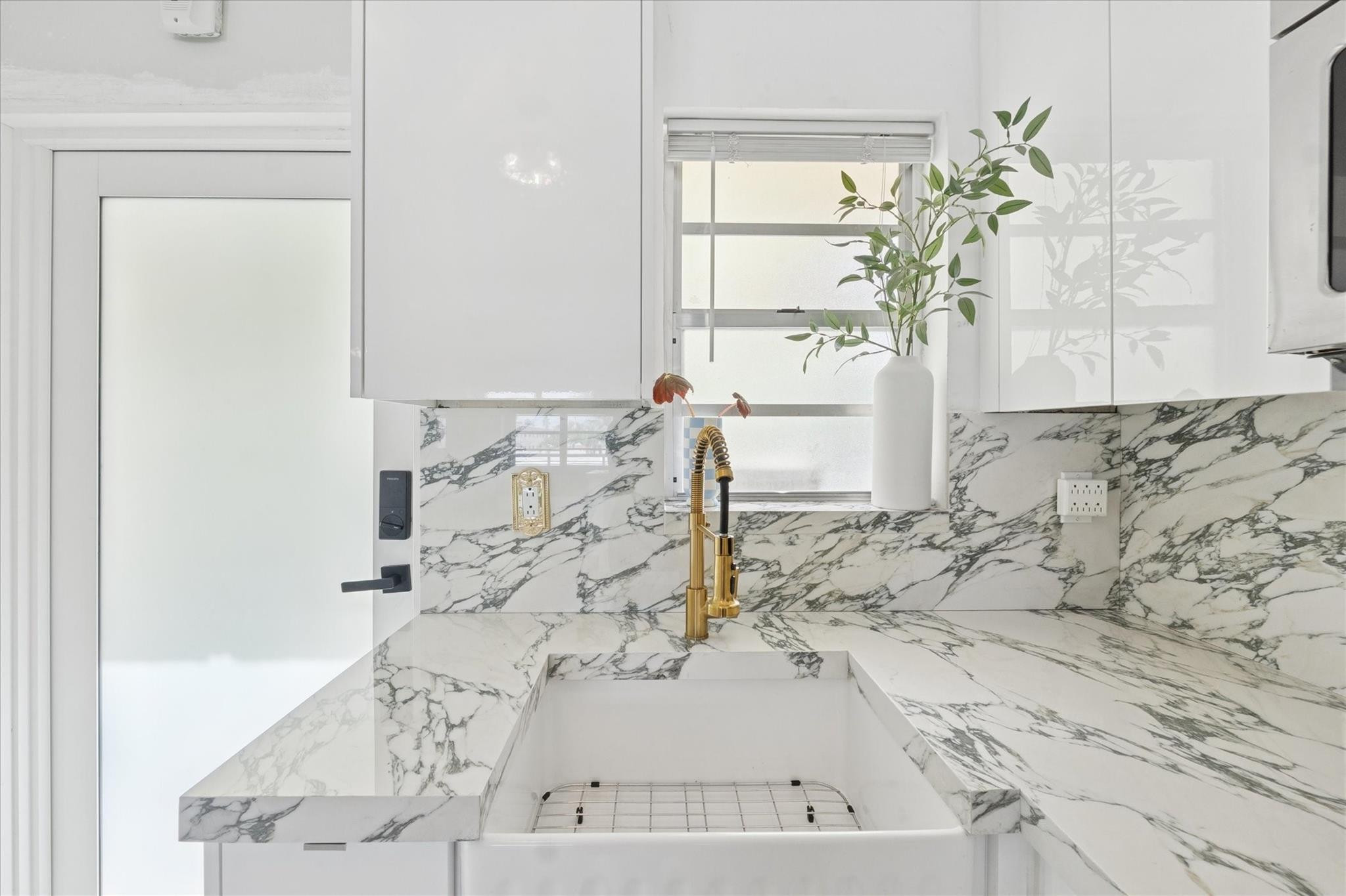 851 Meridian #33
