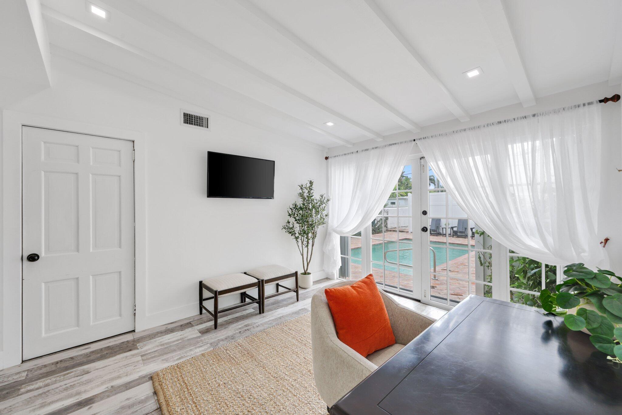 744 Sunset West Palm Beach, FL 33401