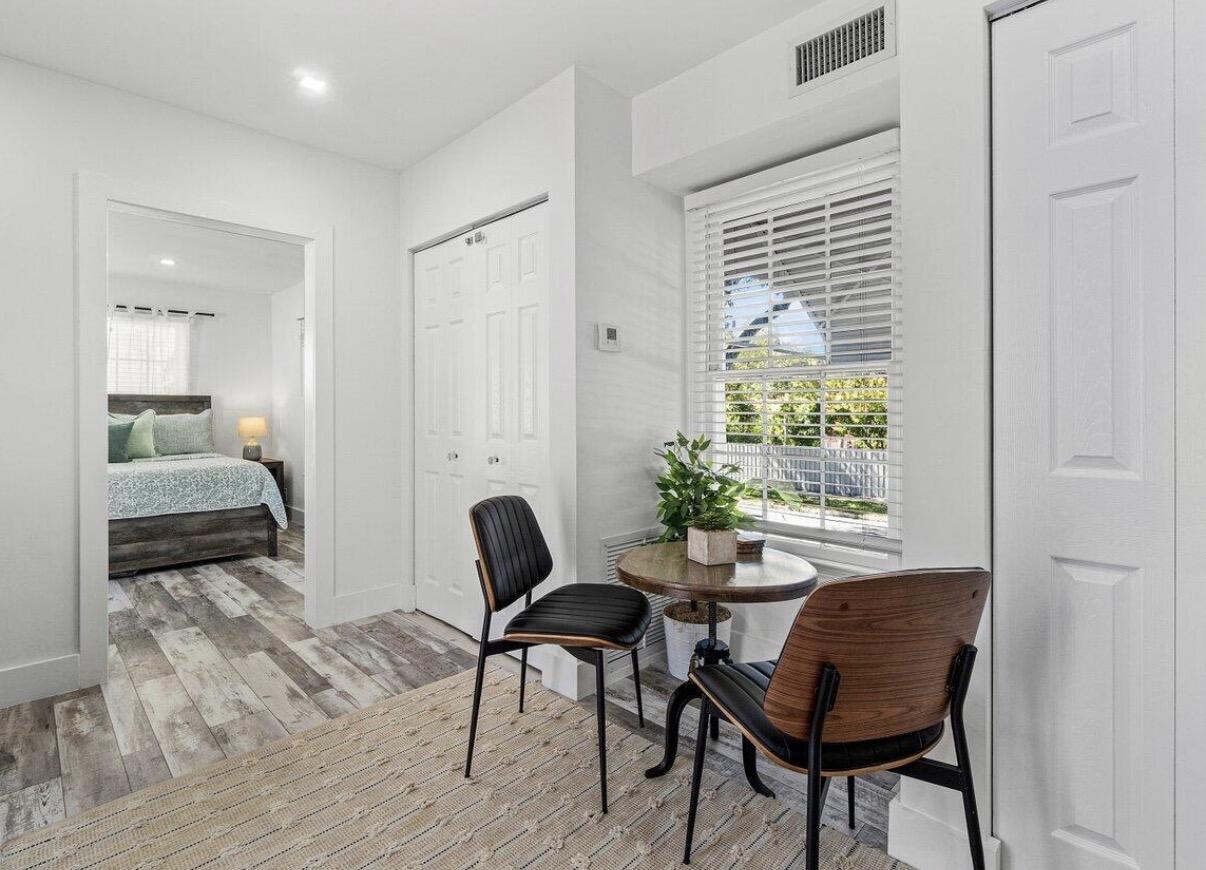 744 Sunset West Palm Beach, FL 33401