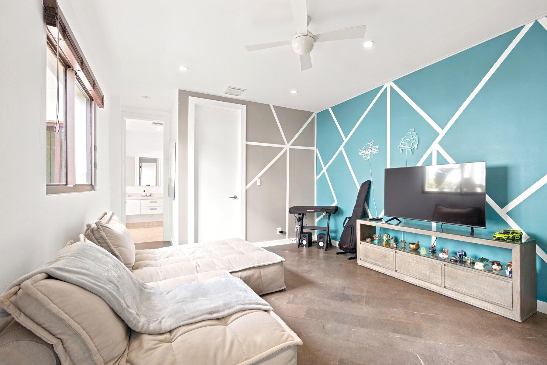2740 NE 17th Fort Lauderdale, FL 33305