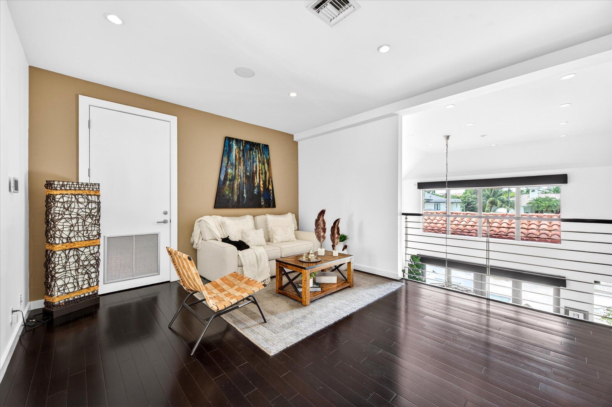 2740 NE 17th Fort Lauderdale, FL 33305