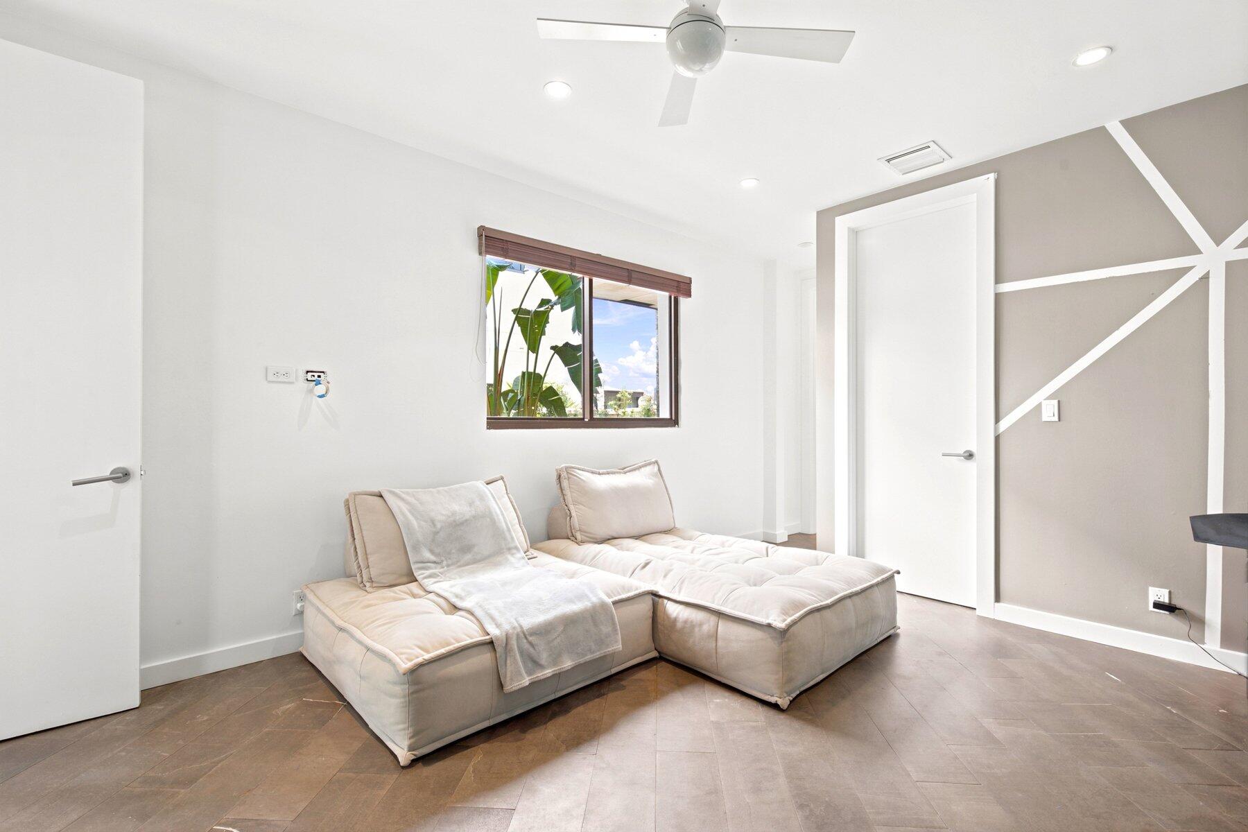 2740 NE 17th Fort Lauderdale, FL 33305