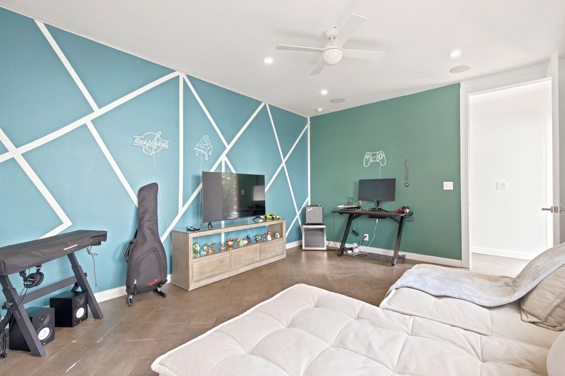 2740 NE 17th Fort Lauderdale, FL 33305
