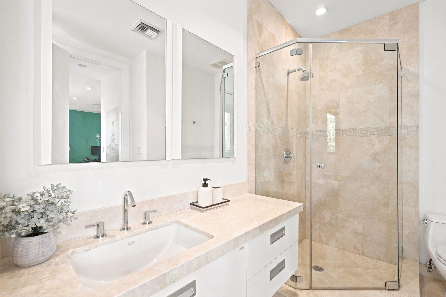 2740 NE 17th Fort Lauderdale, FL 33305
