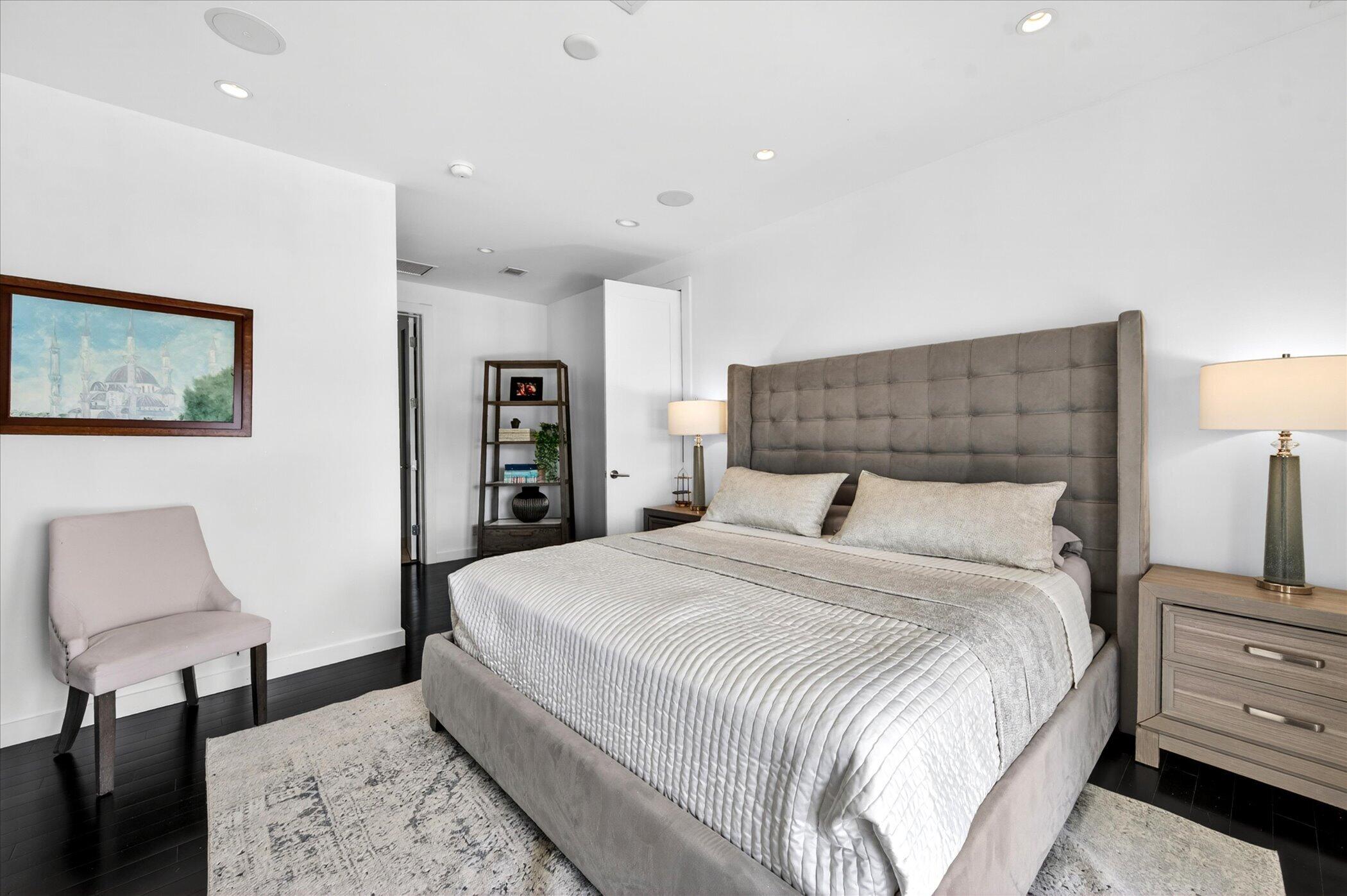 2740 NE 17th Fort Lauderdale, FL 33305