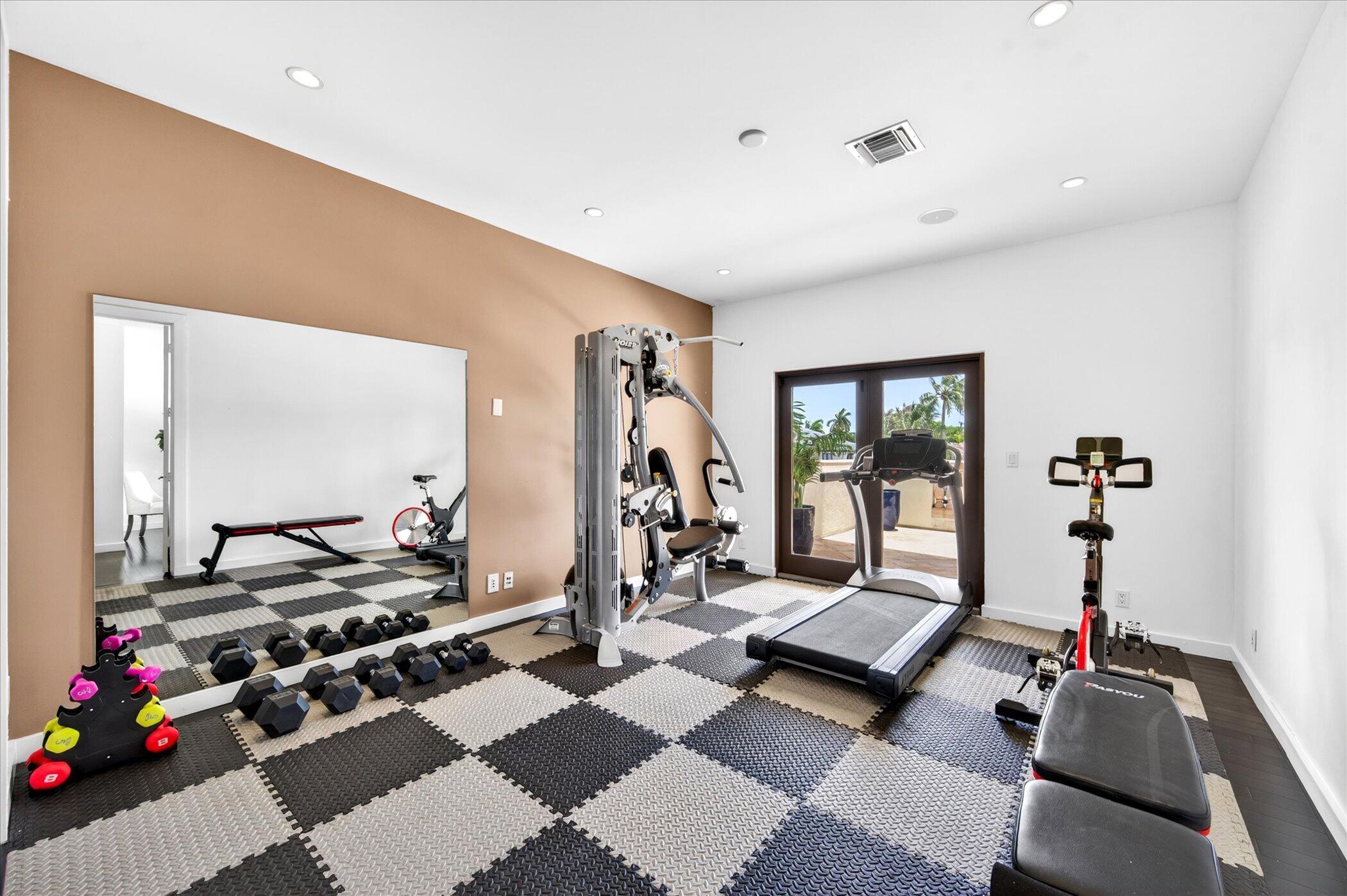 2740 NE 17th Fort Lauderdale, FL 33305