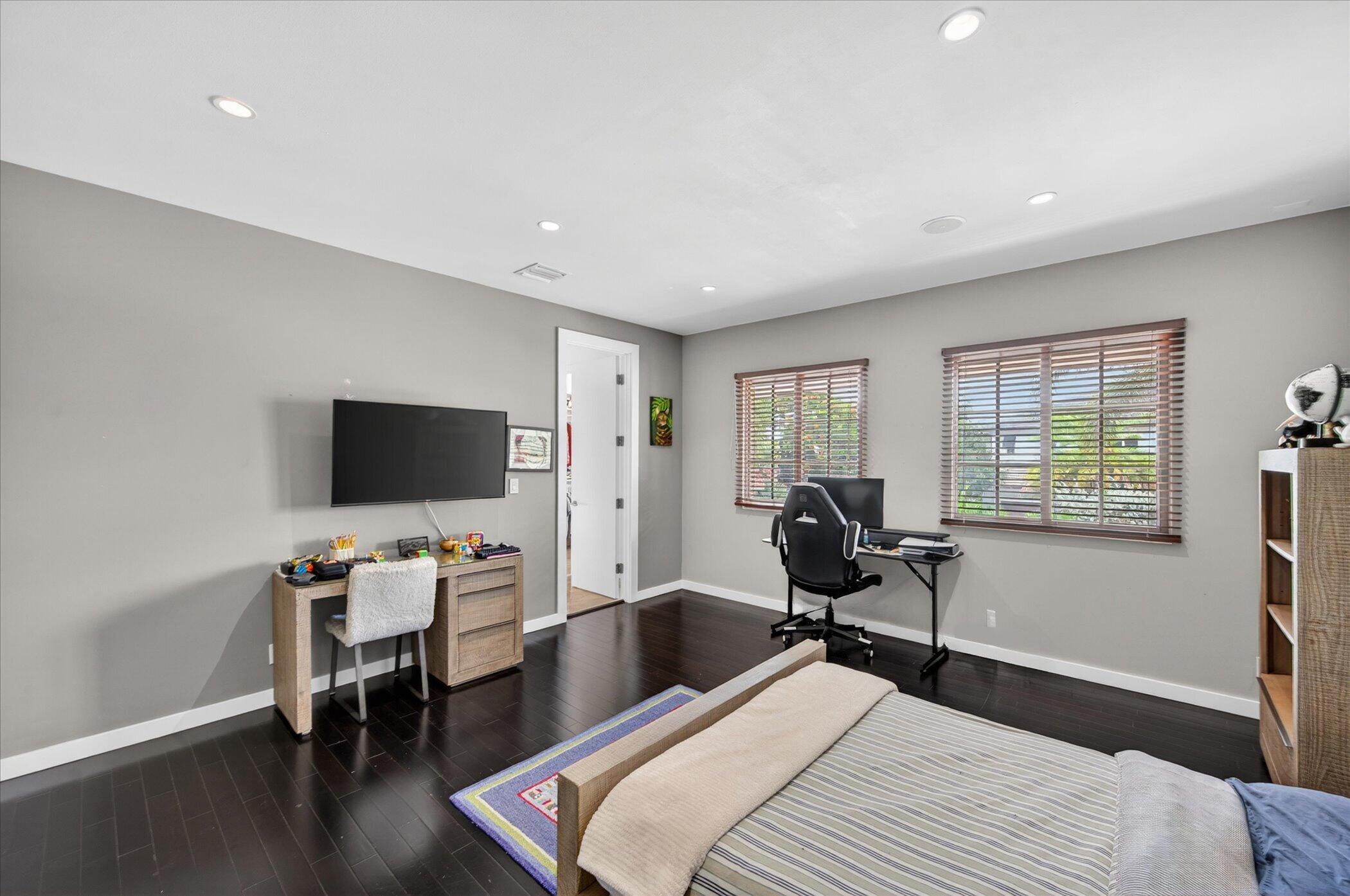 2740 NE 17th Fort Lauderdale, FL 33305