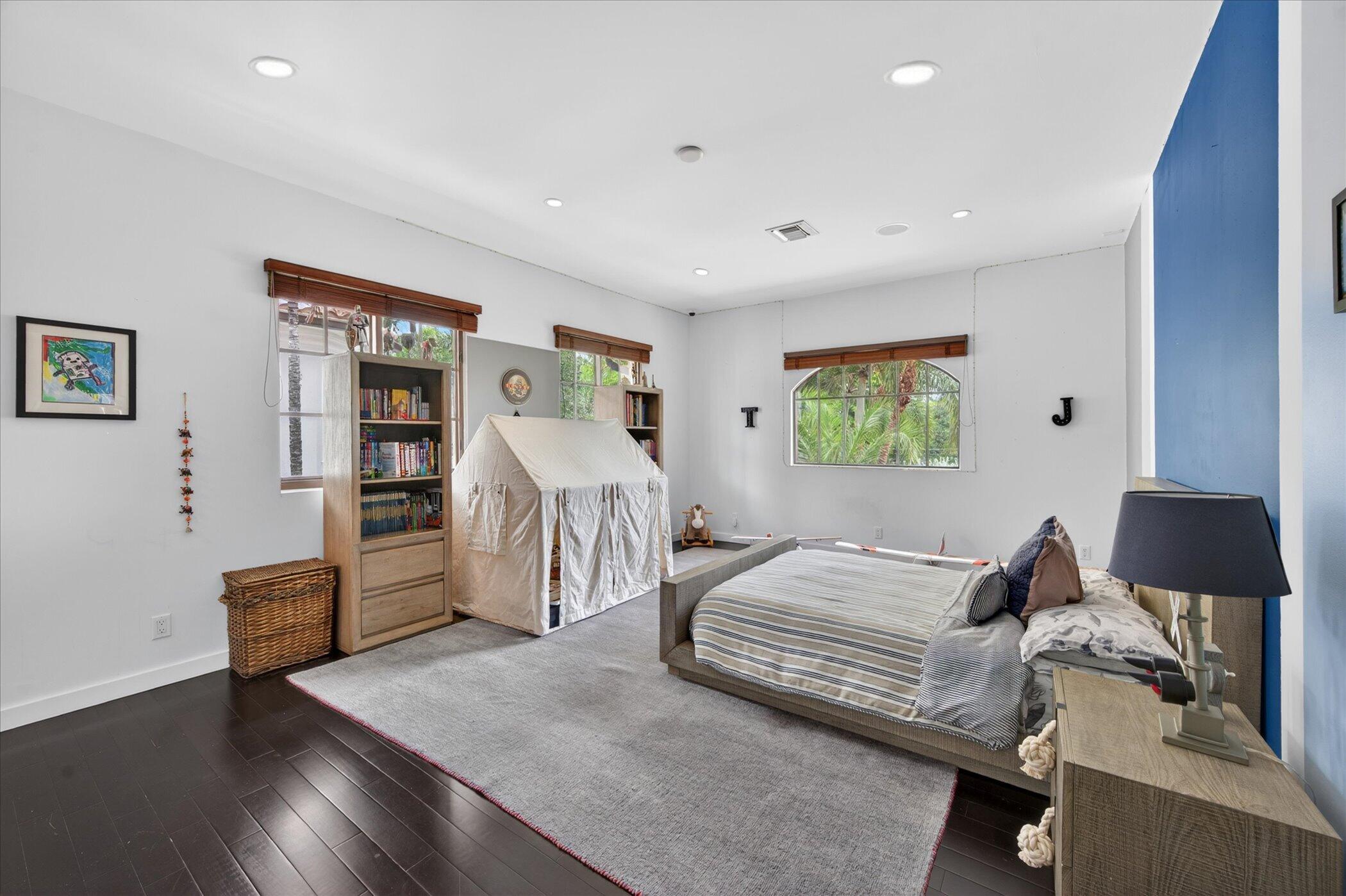 2740 NE 17th Fort Lauderdale, FL 33305