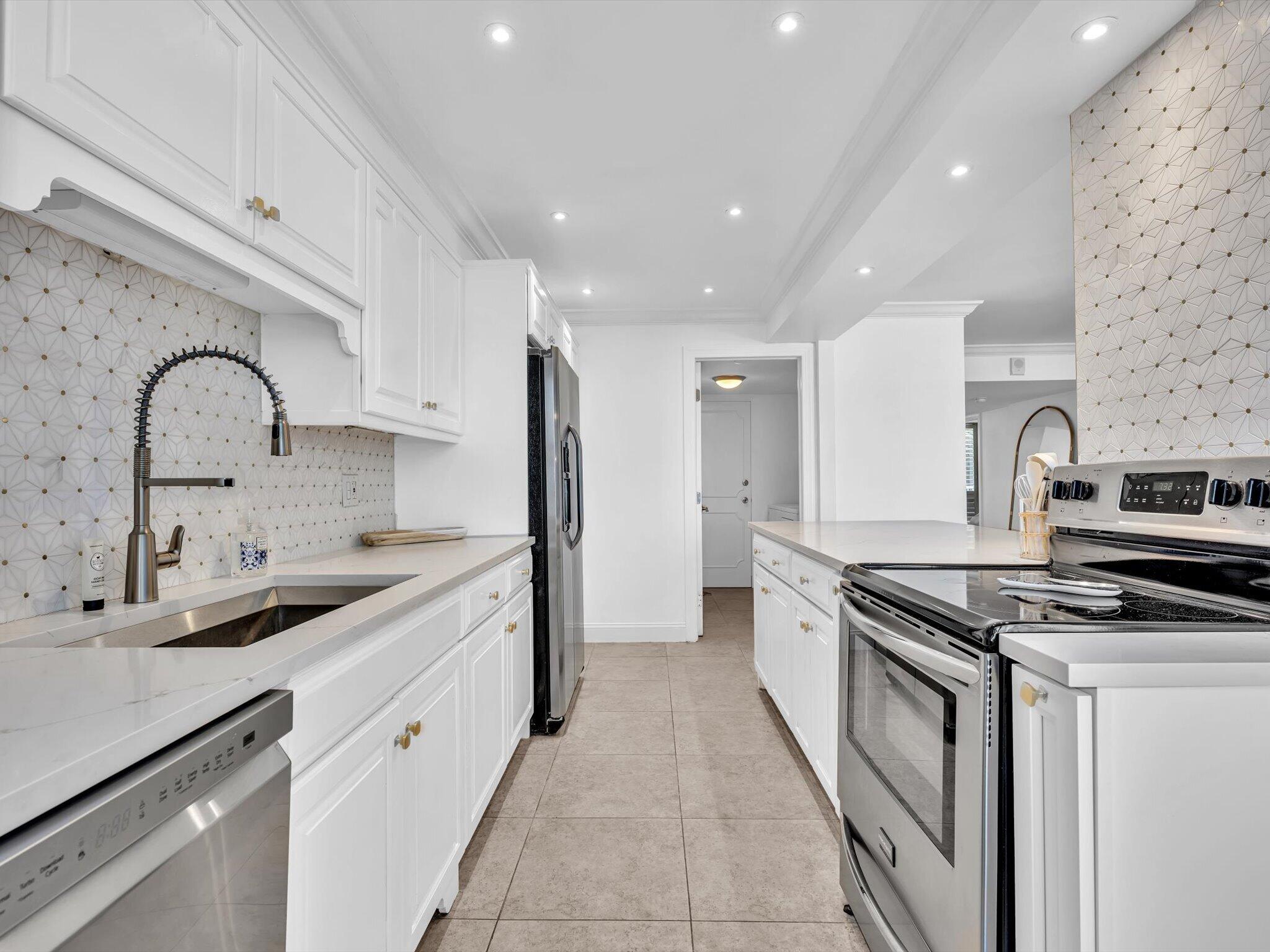 4300 N Ocean #2D Fort Lauderdale, FL 33308
