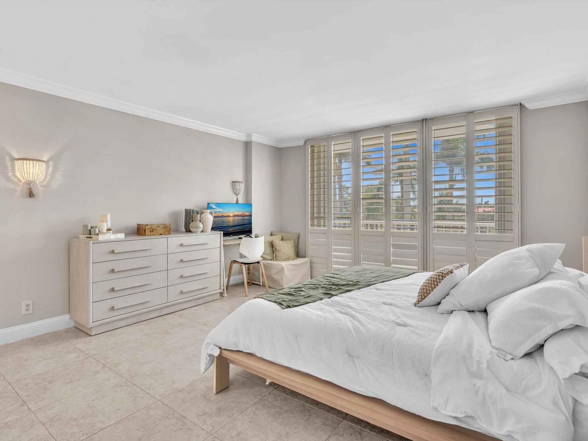 4300 N Ocean #2D Fort Lauderdale, FL 33308