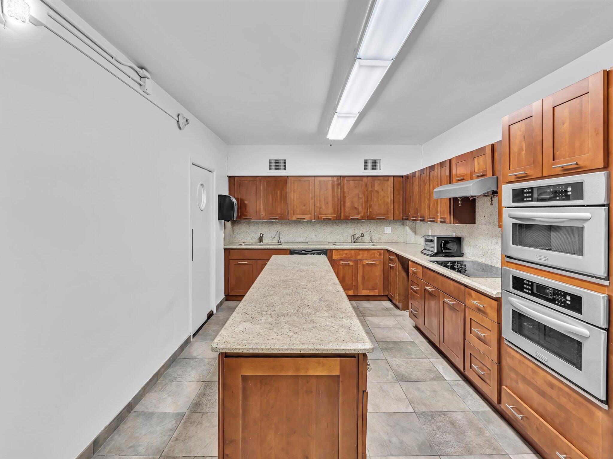 4300 N Ocean #2D Fort Lauderdale, FL 33308