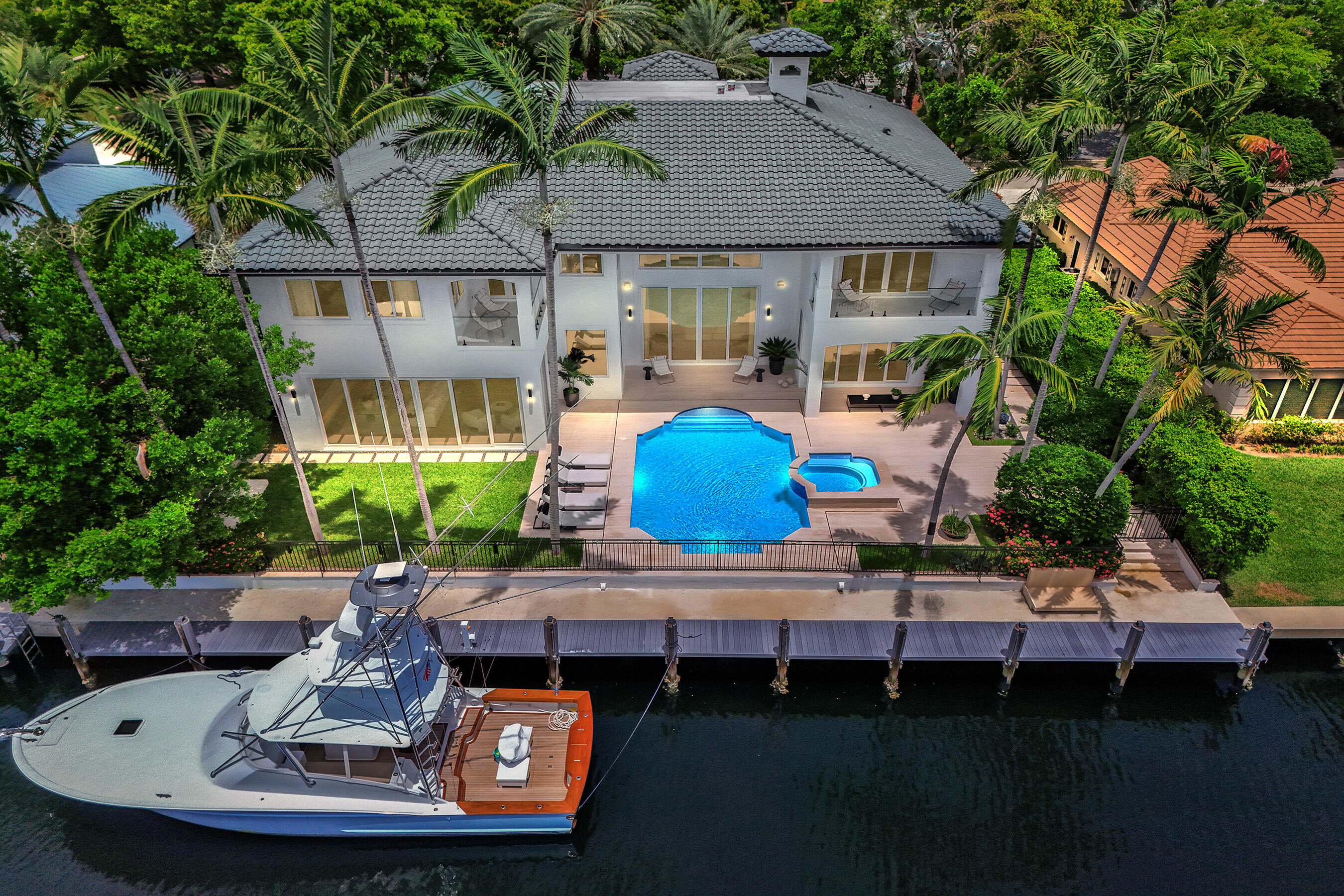 30 S Compass Dr