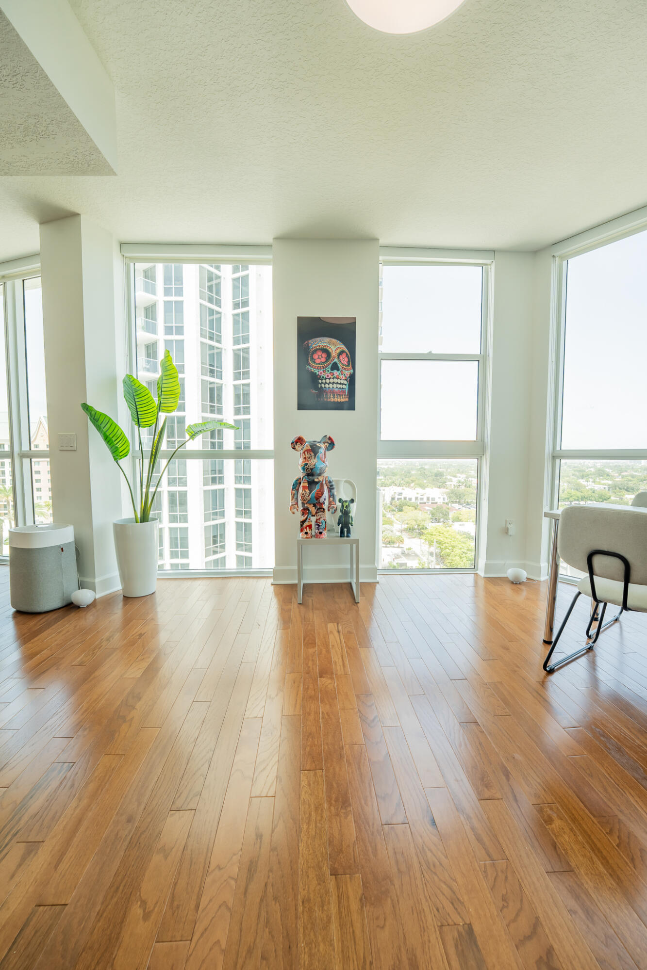 111 SE 8th #1402 Fort Lauderdale, FL 33301