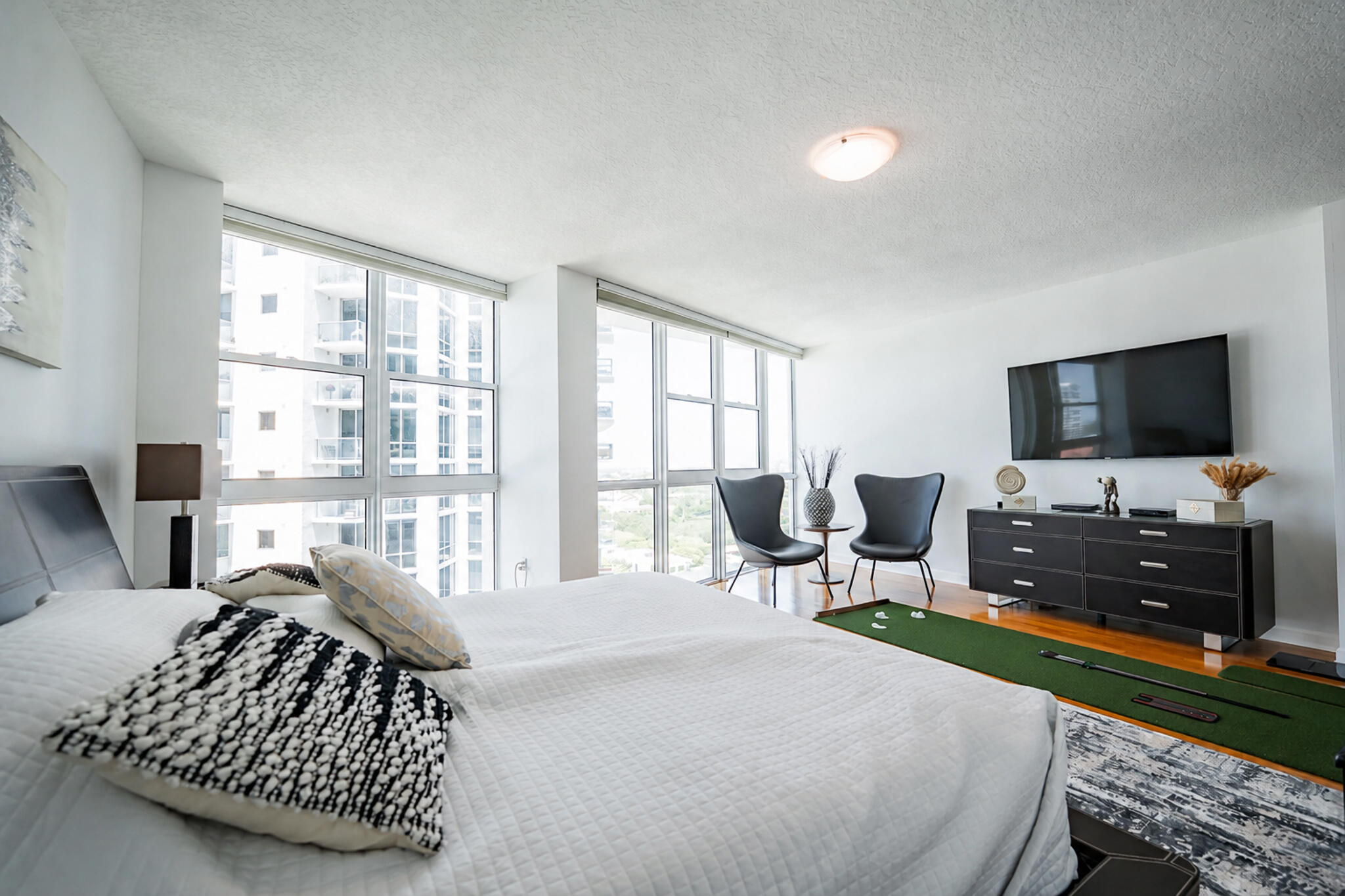 111 SE 8th #1402 Fort Lauderdale, FL 33301