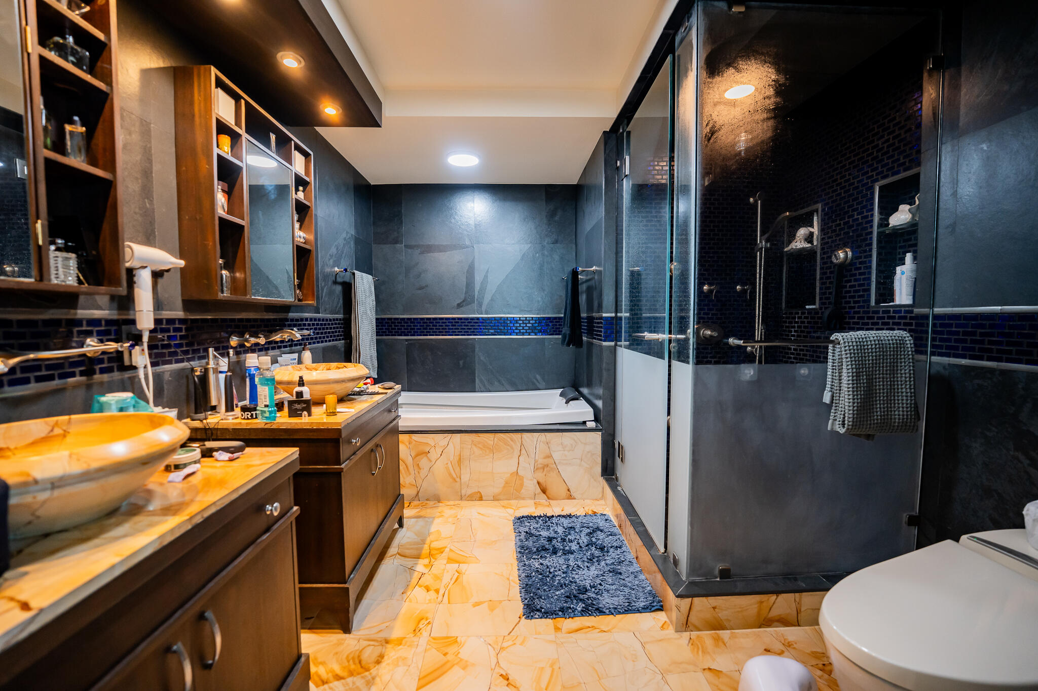 111 SE 8th #1402 Fort Lauderdale, FL 33301