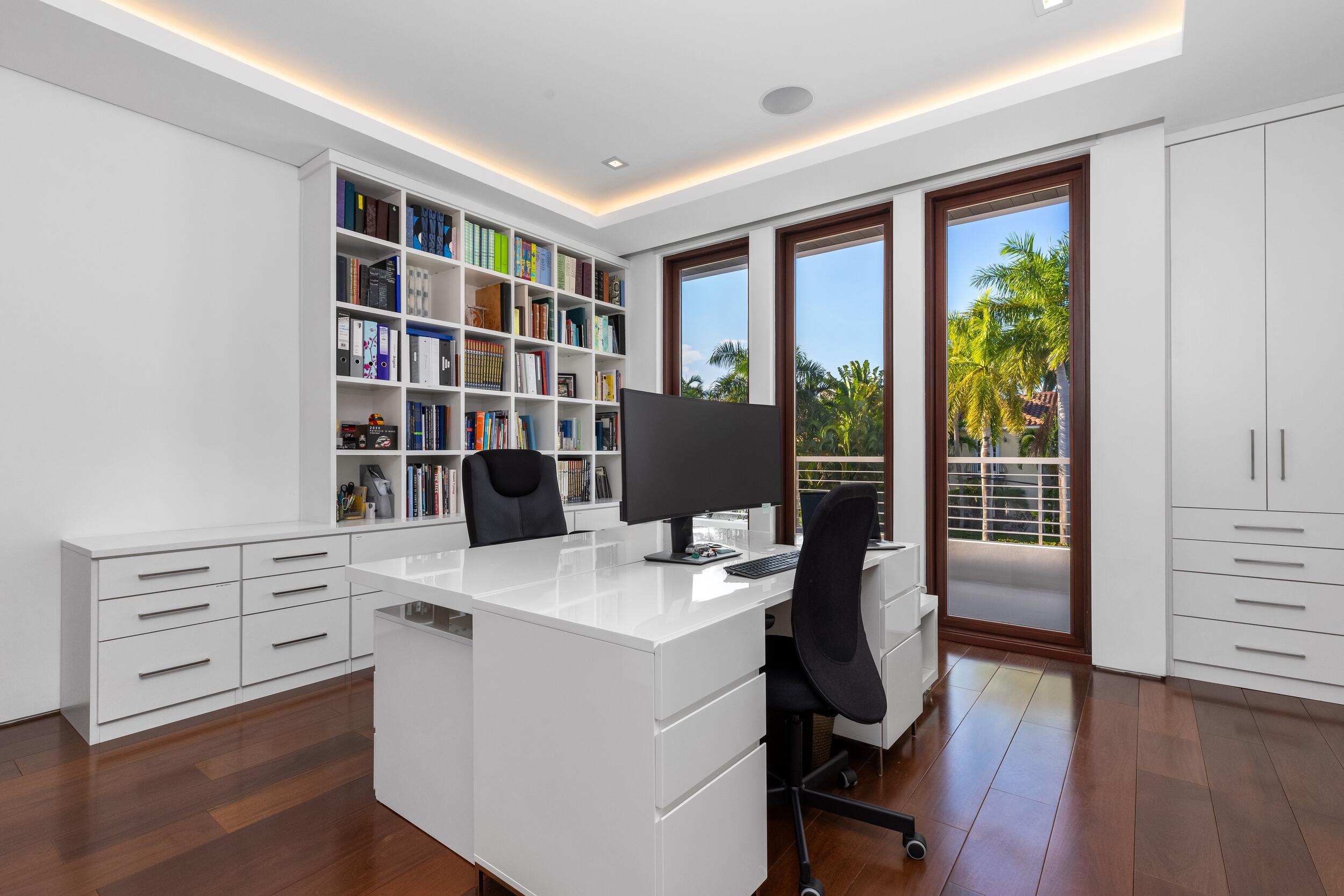 10 Pelican Dr Fort Lauderdale, FL 33301