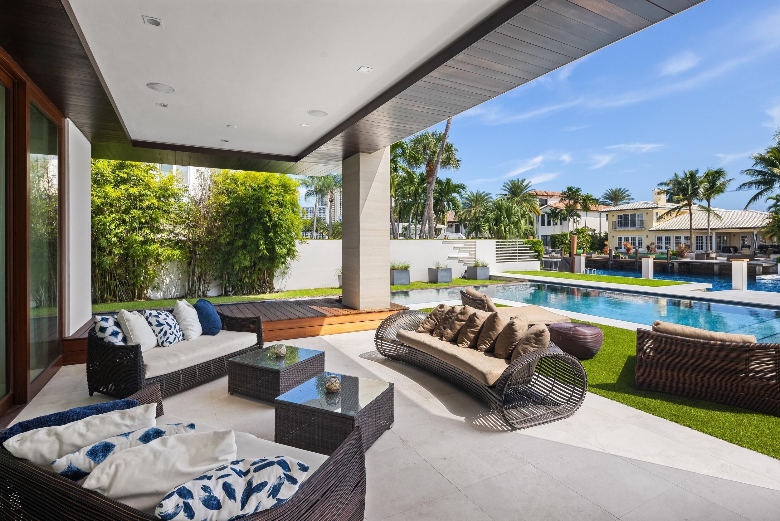 10 Pelican Dr Fort Lauderdale, FL 33301