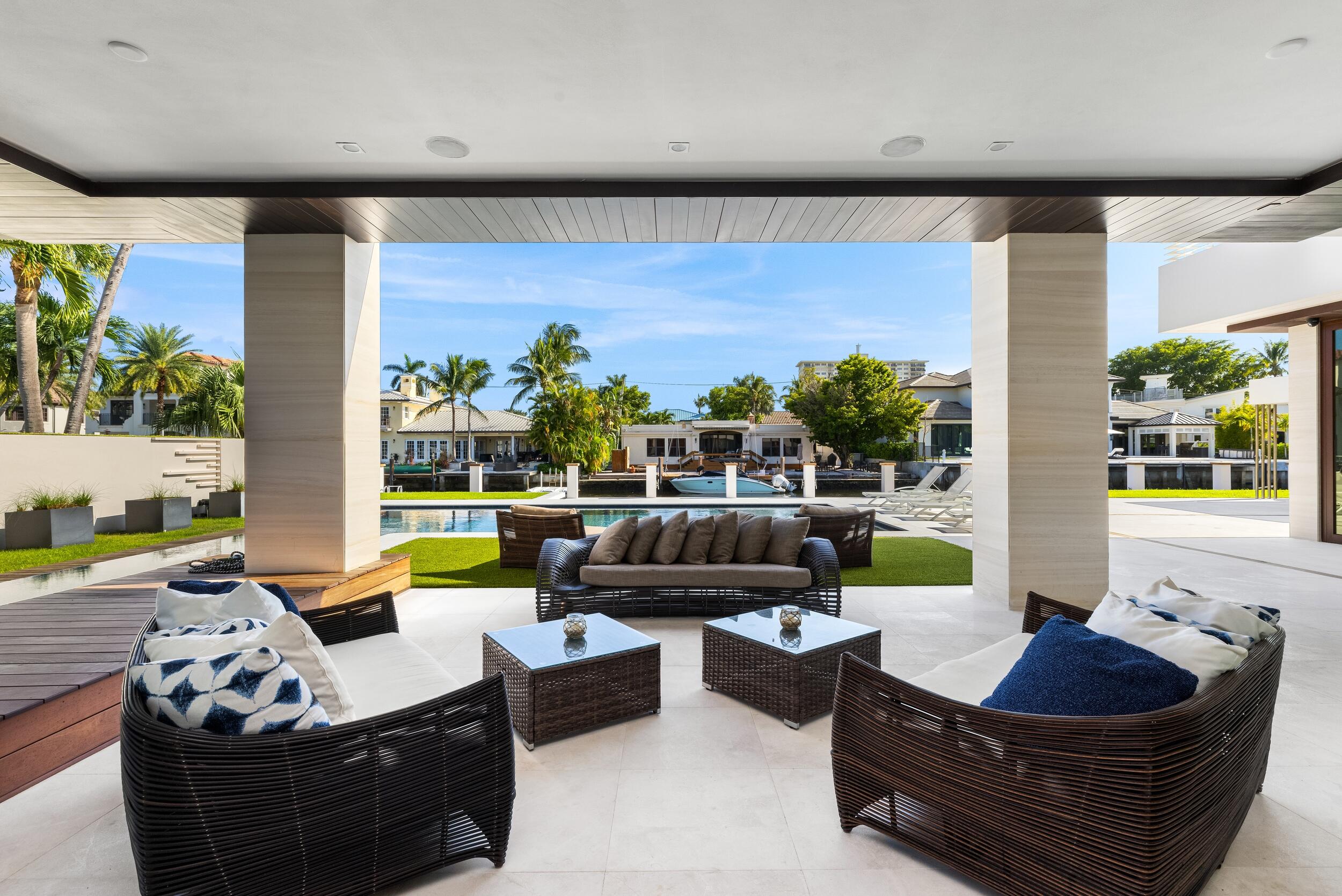 10 Pelican Dr Fort Lauderdale, FL 33301