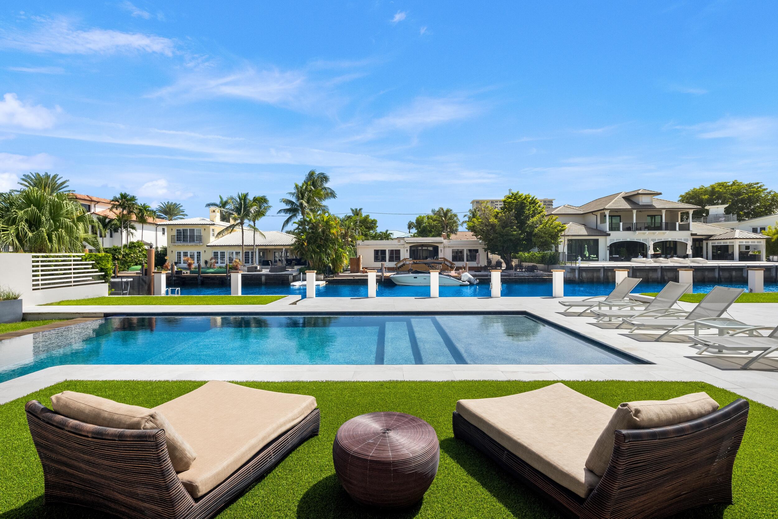 10 Pelican Dr Fort Lauderdale, FL 33301