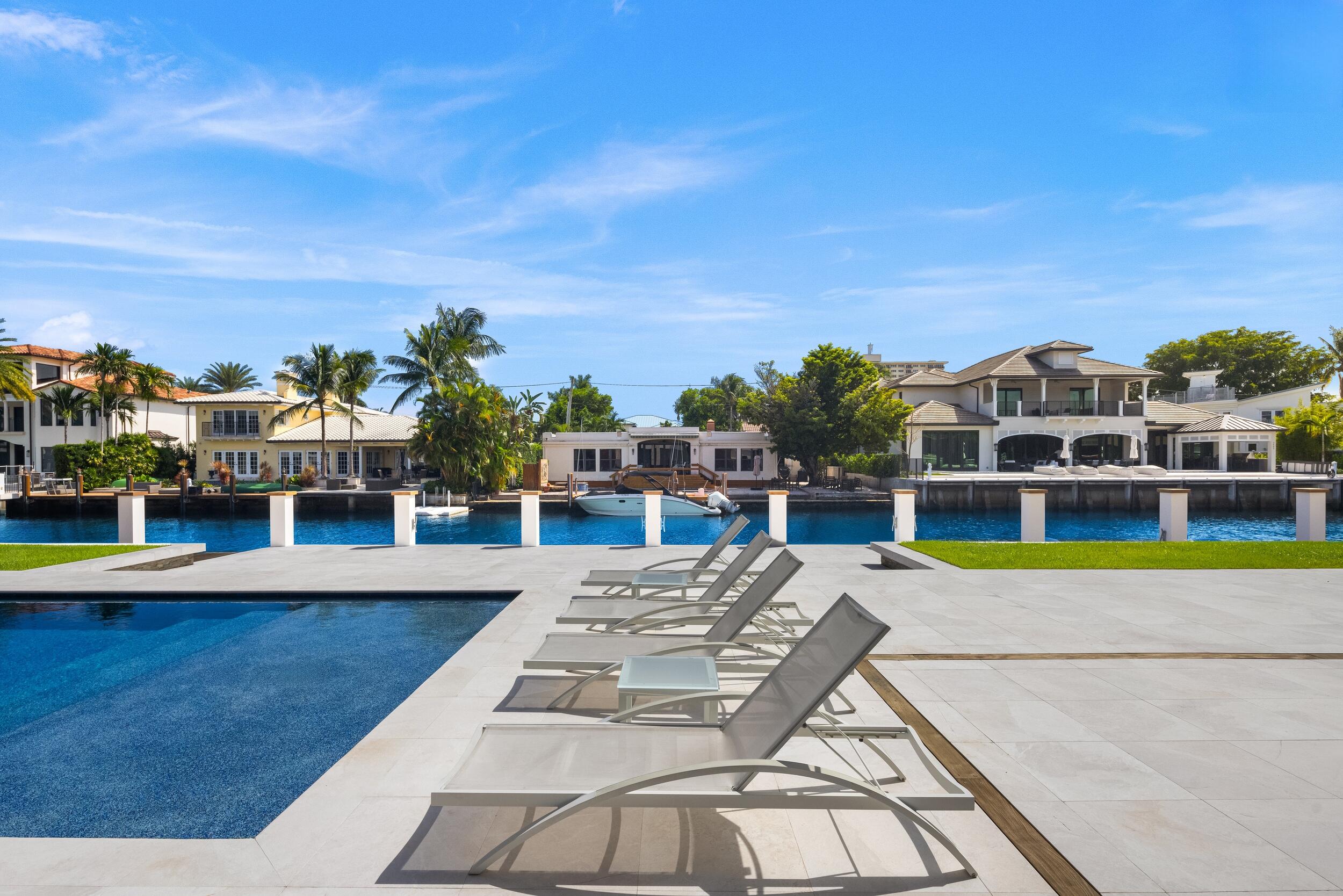 10 Pelican Dr Fort Lauderdale, FL 33301