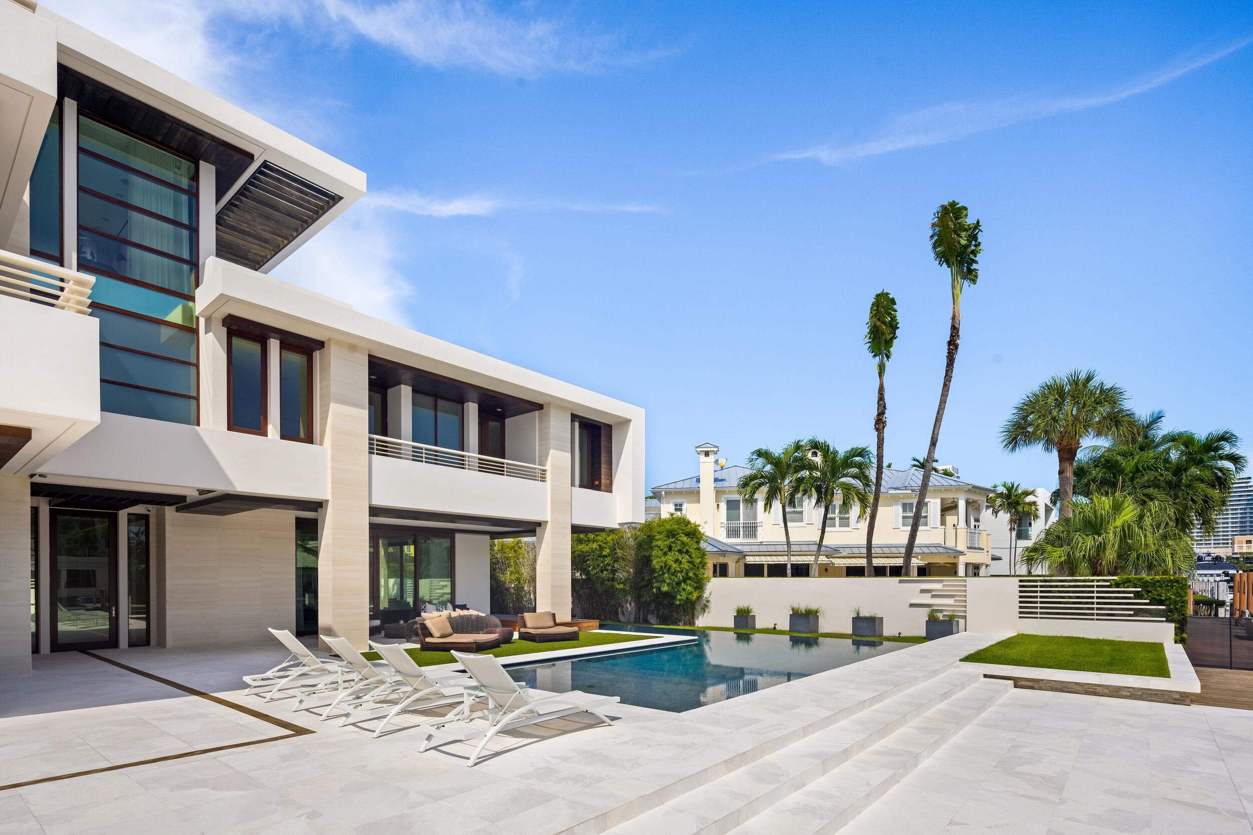 10 Pelican Dr Fort Lauderdale, FL 33301