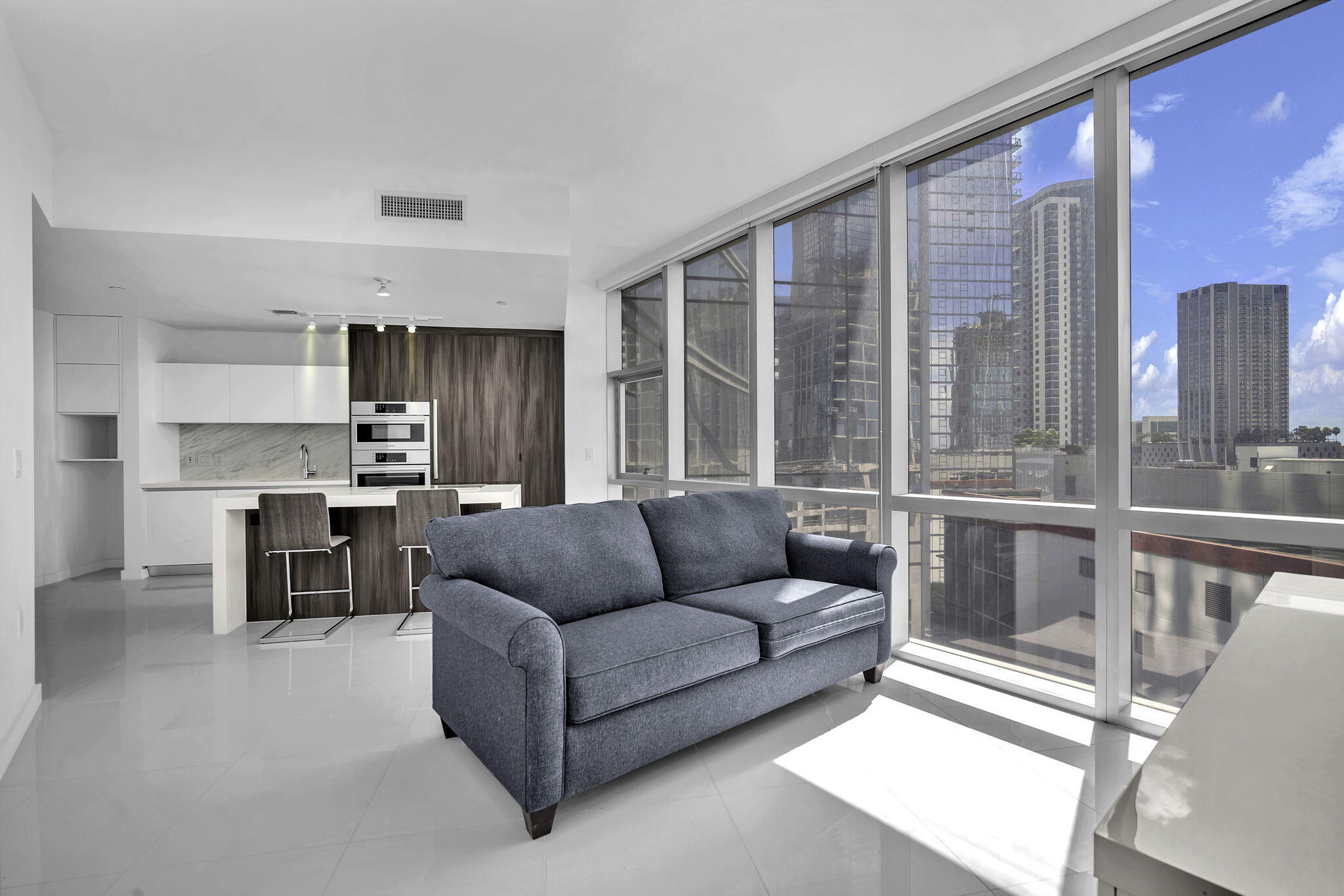 851 NE 1st Ave #1002