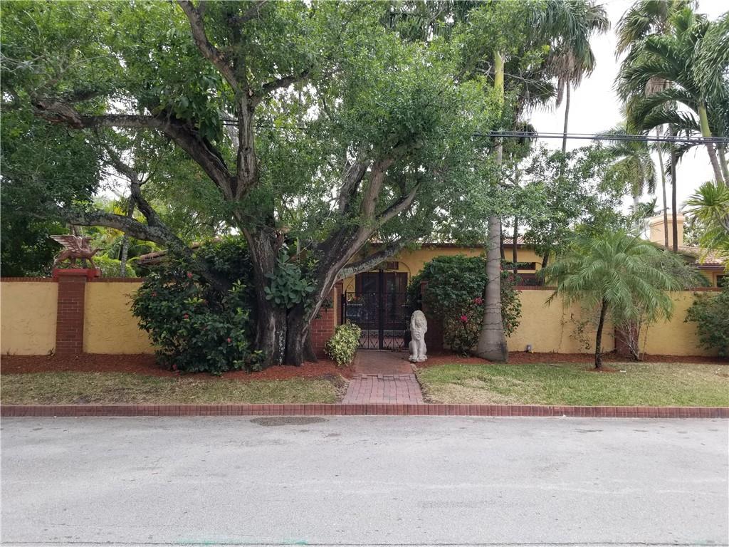 415 Coral Way