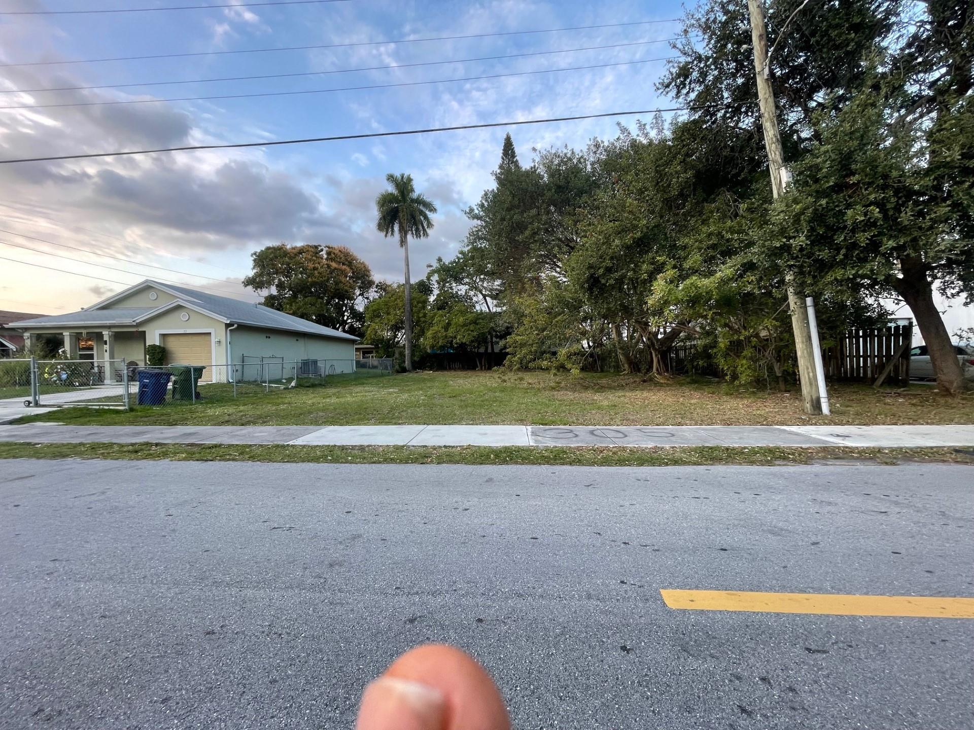 20 NW 10th St