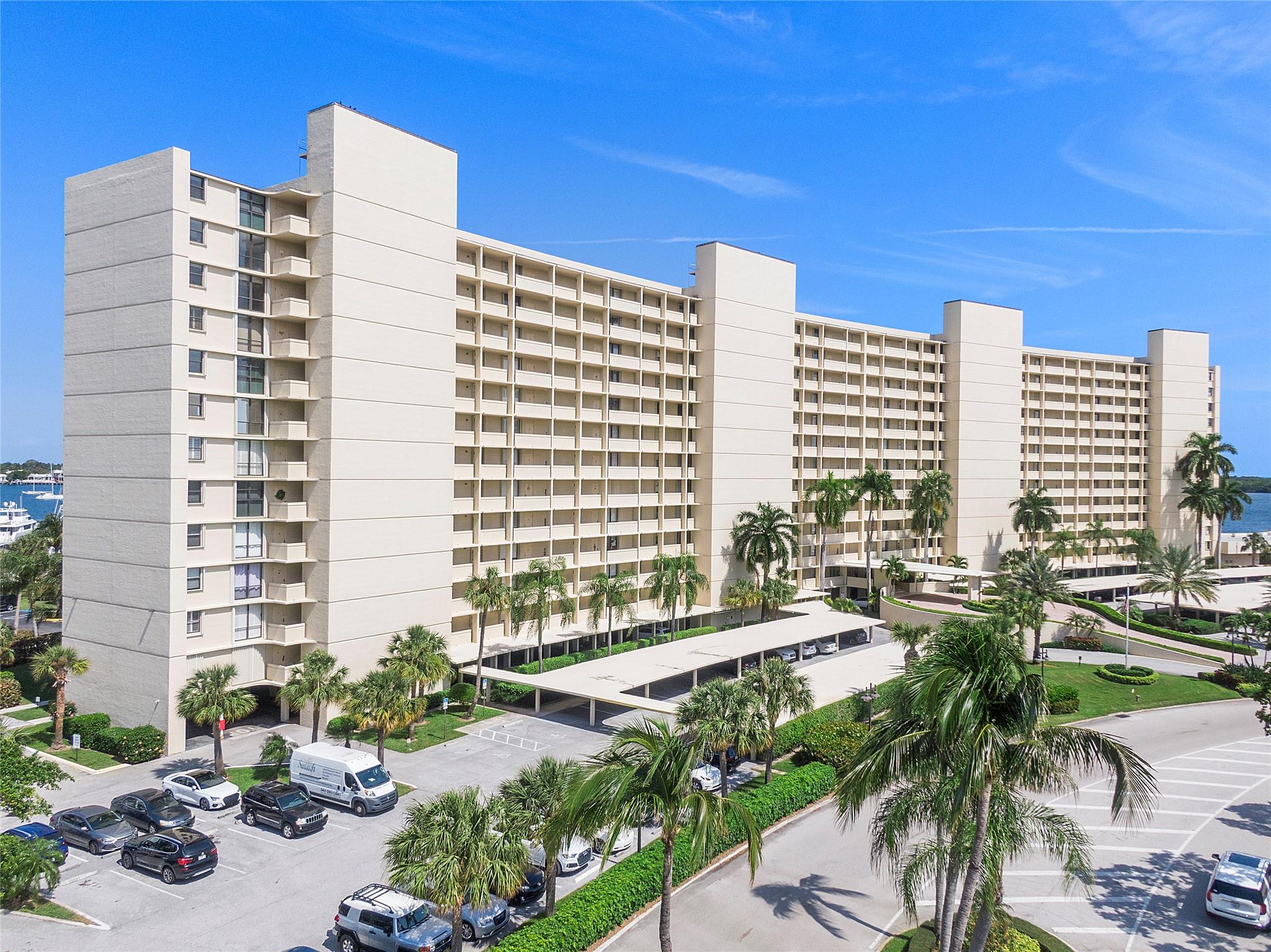 136 Lakeshore Dr #10,North Palm Beach, FL 33408
