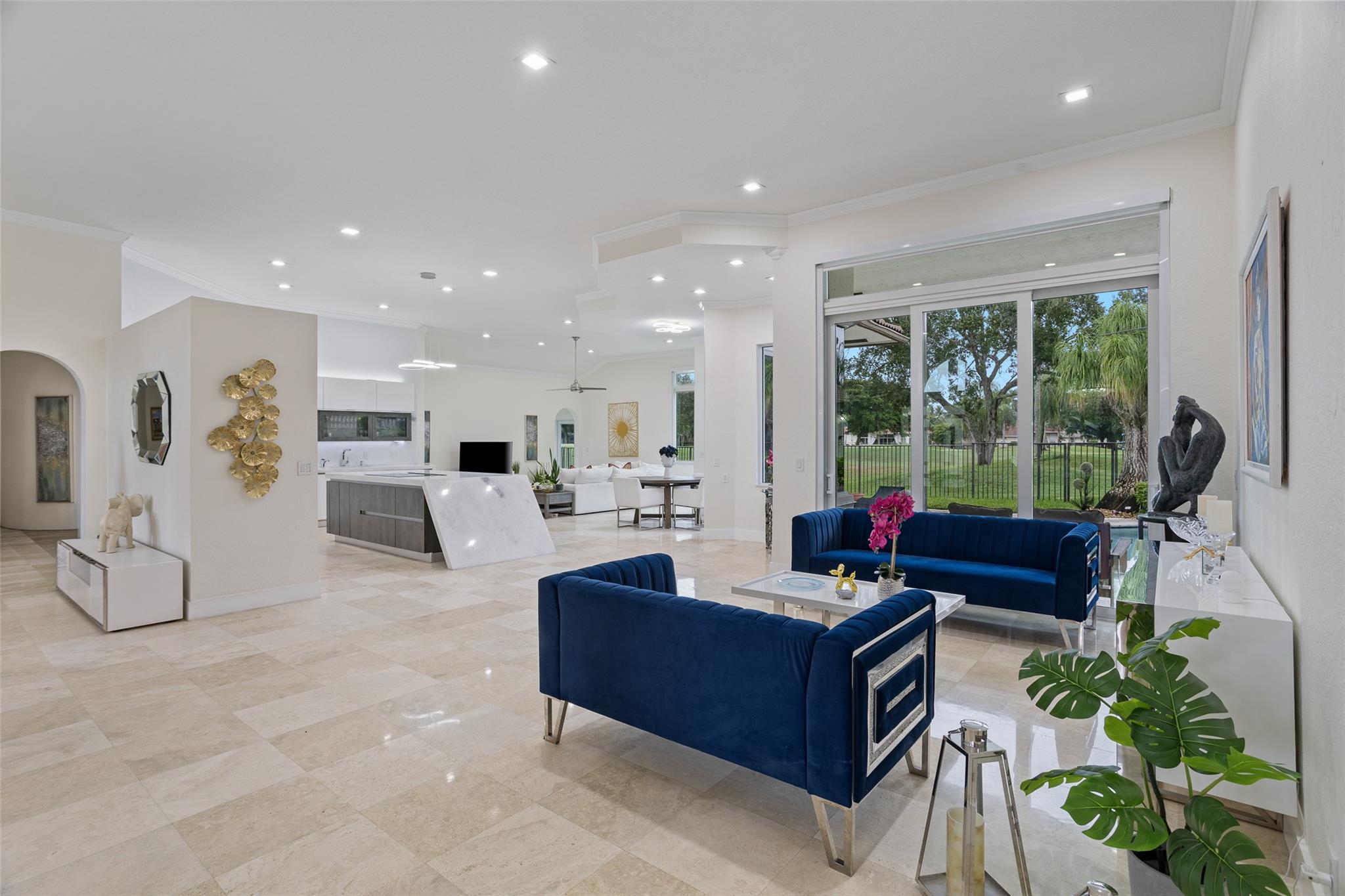 2534 Golf Vw Dr Weston, FL 33327