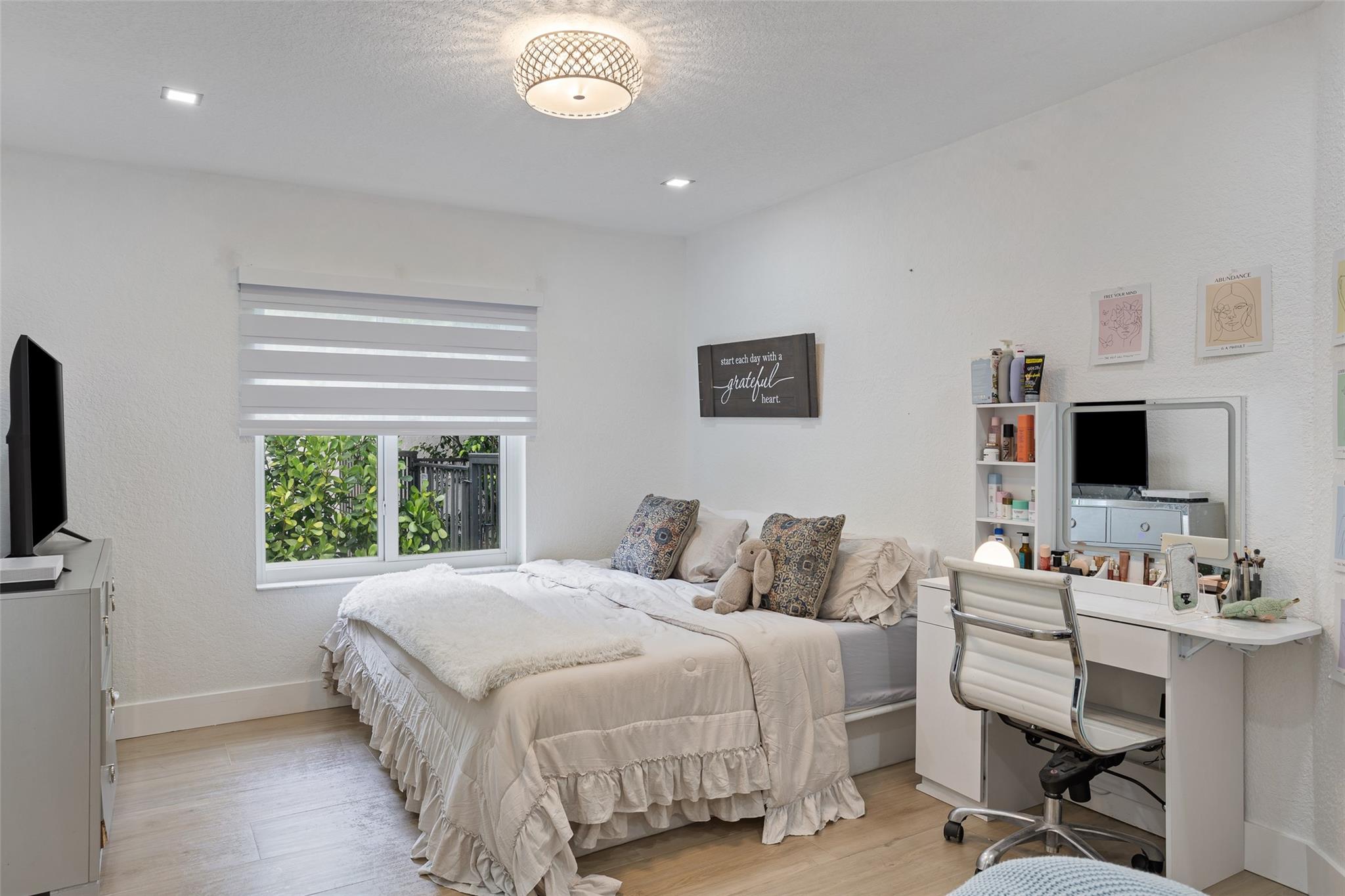 2534 Golf Vw Dr Weston, FL 33327