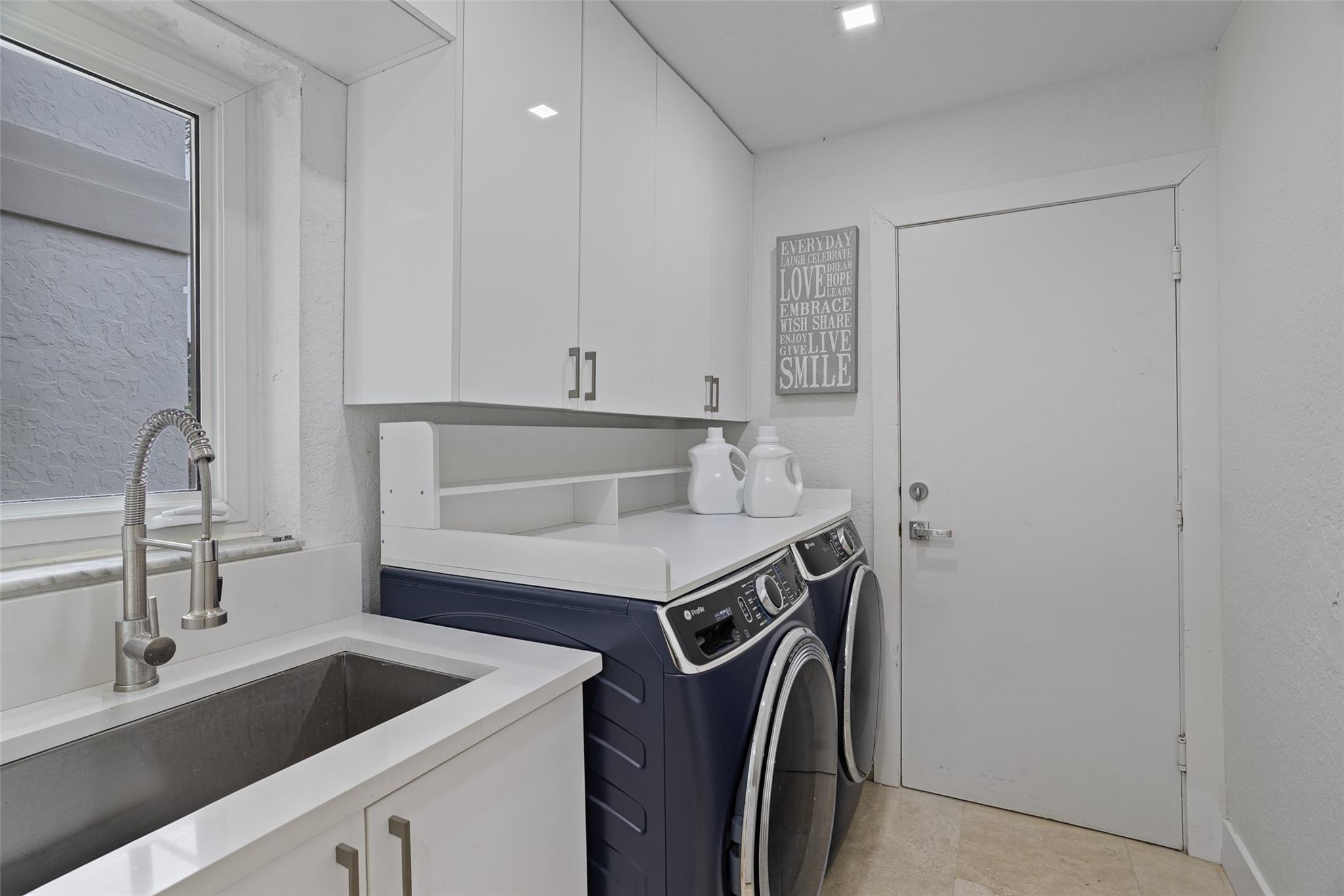 2534 Golf Vw Dr Weston, FL 33327