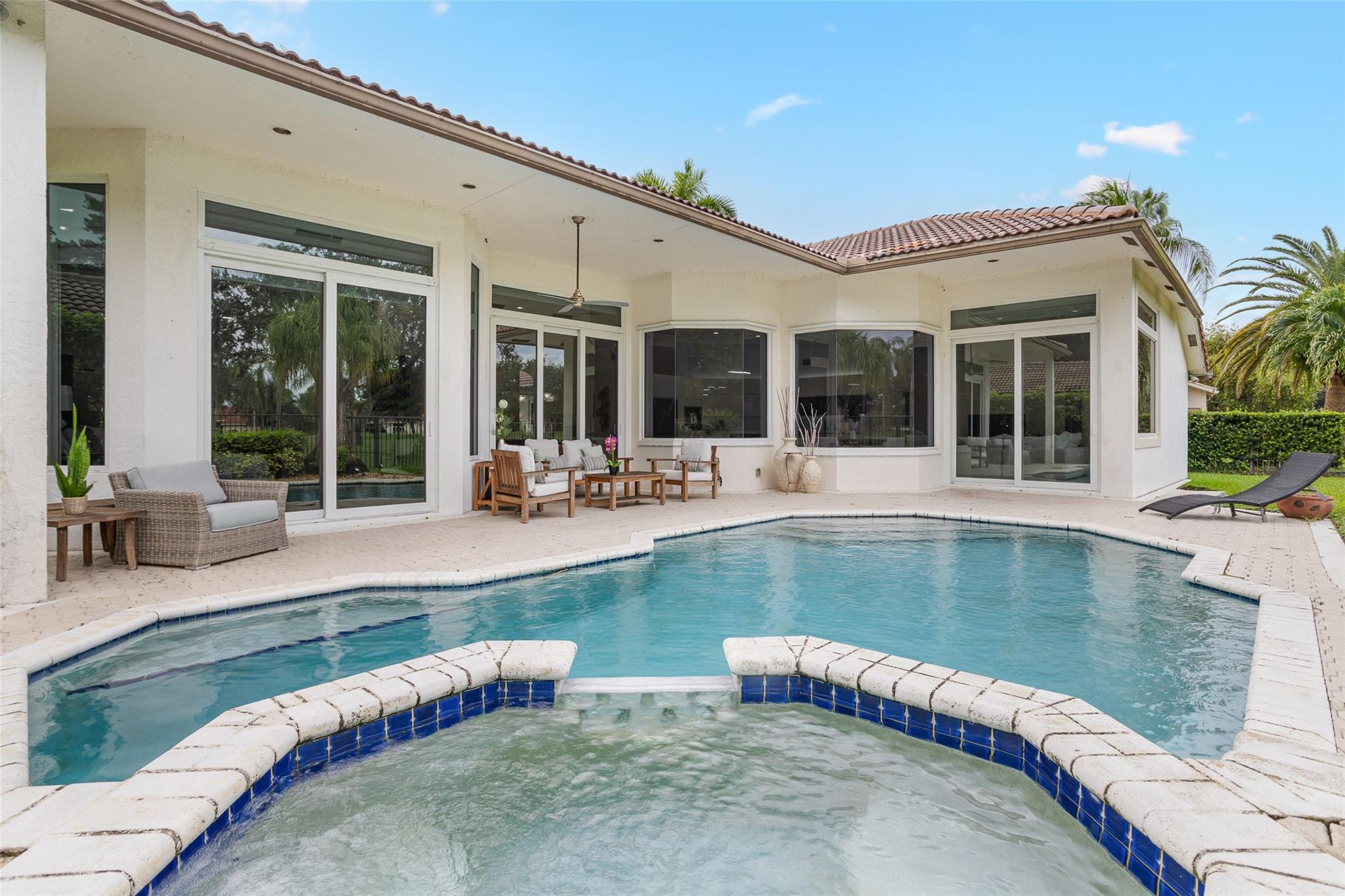 2534 Golf Vw Dr Weston, FL 33327